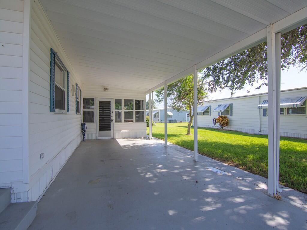 264 NE Cameo Way, Jensen Beach, FL 34957, Jensen Beach - Photo 3