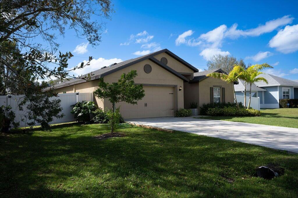 414 SW Dahled Avenue, Port St. Lucie, FL 34953, Port St. Lucie - Photo 2