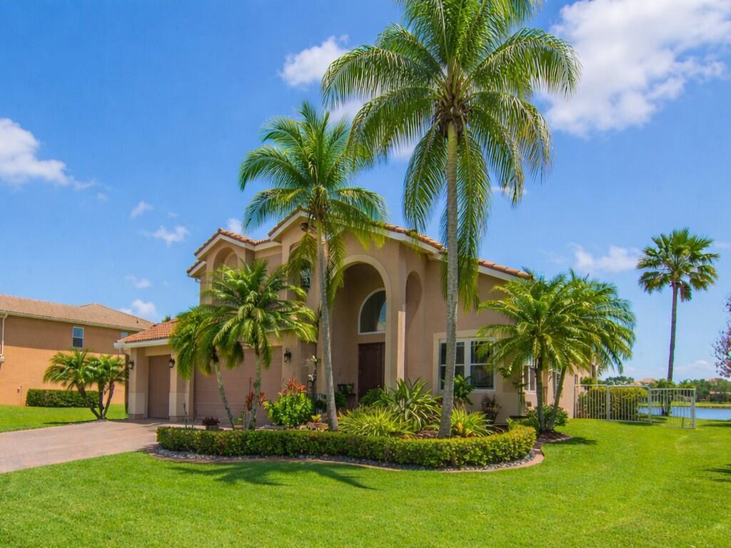1010 SW Ruby Ave Avenue SW, Vero Beach, FL 32968, Vero Beach - Photo 2
