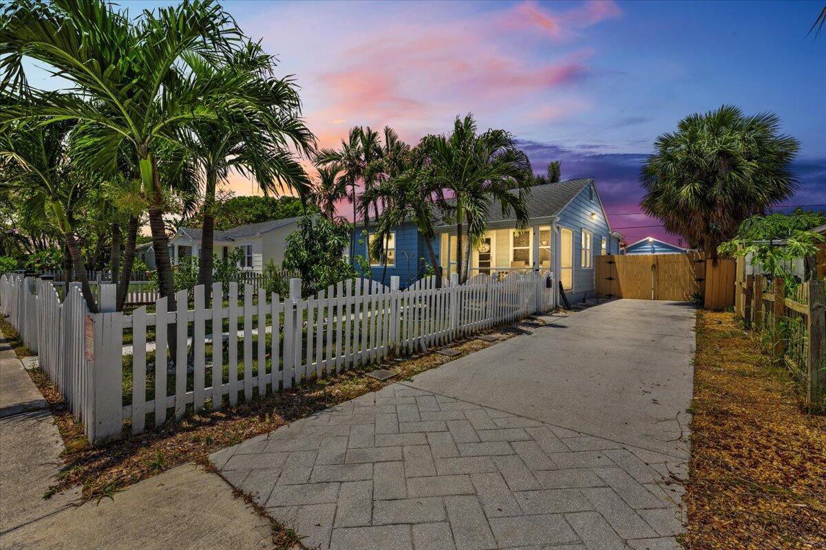 915 N K Street, Lake Worth Beach, FL 33460, Lake Worth Beach - Photo 2