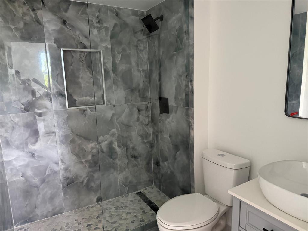 112 Royal Park Drive 4b, Oakland Park, FL 33309, Oakland Park - Photo 2
