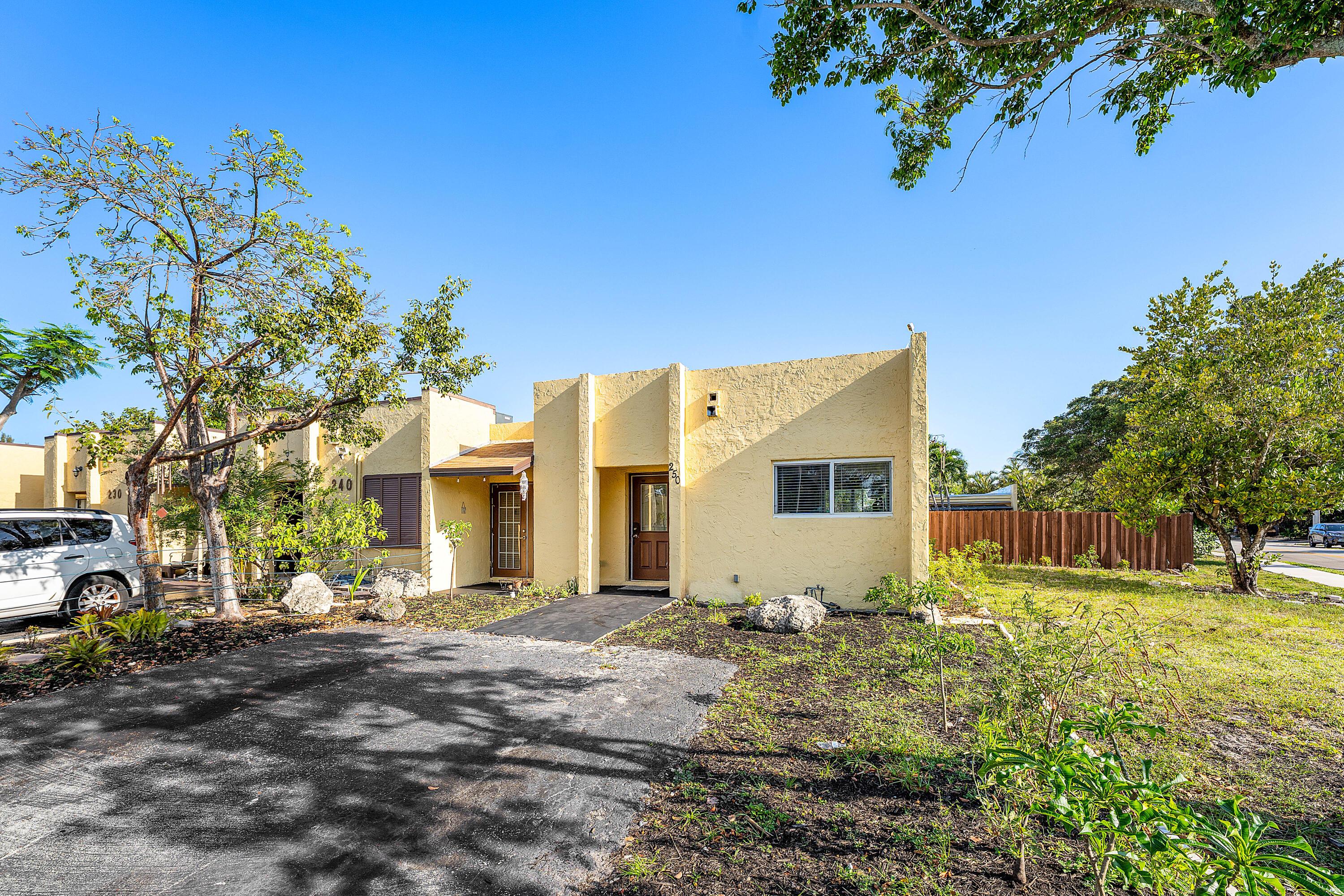 250 NW 43rd Place, Pompano Beach, FL 33064, Pompano Beach - Photo 2