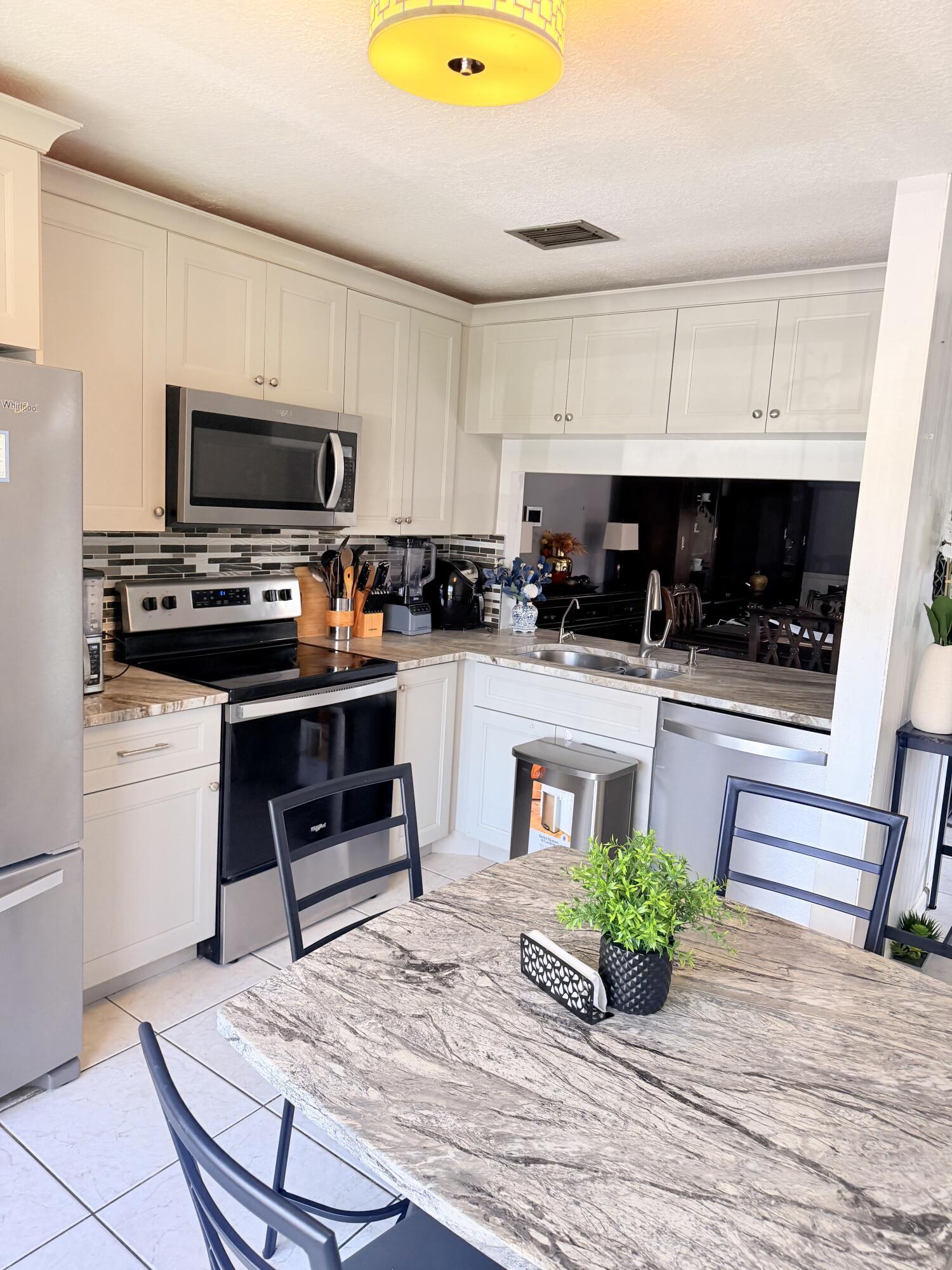 5330 Mendoza Street, West Palm Beach, FL 33415, West Palm Beach - Photo 5