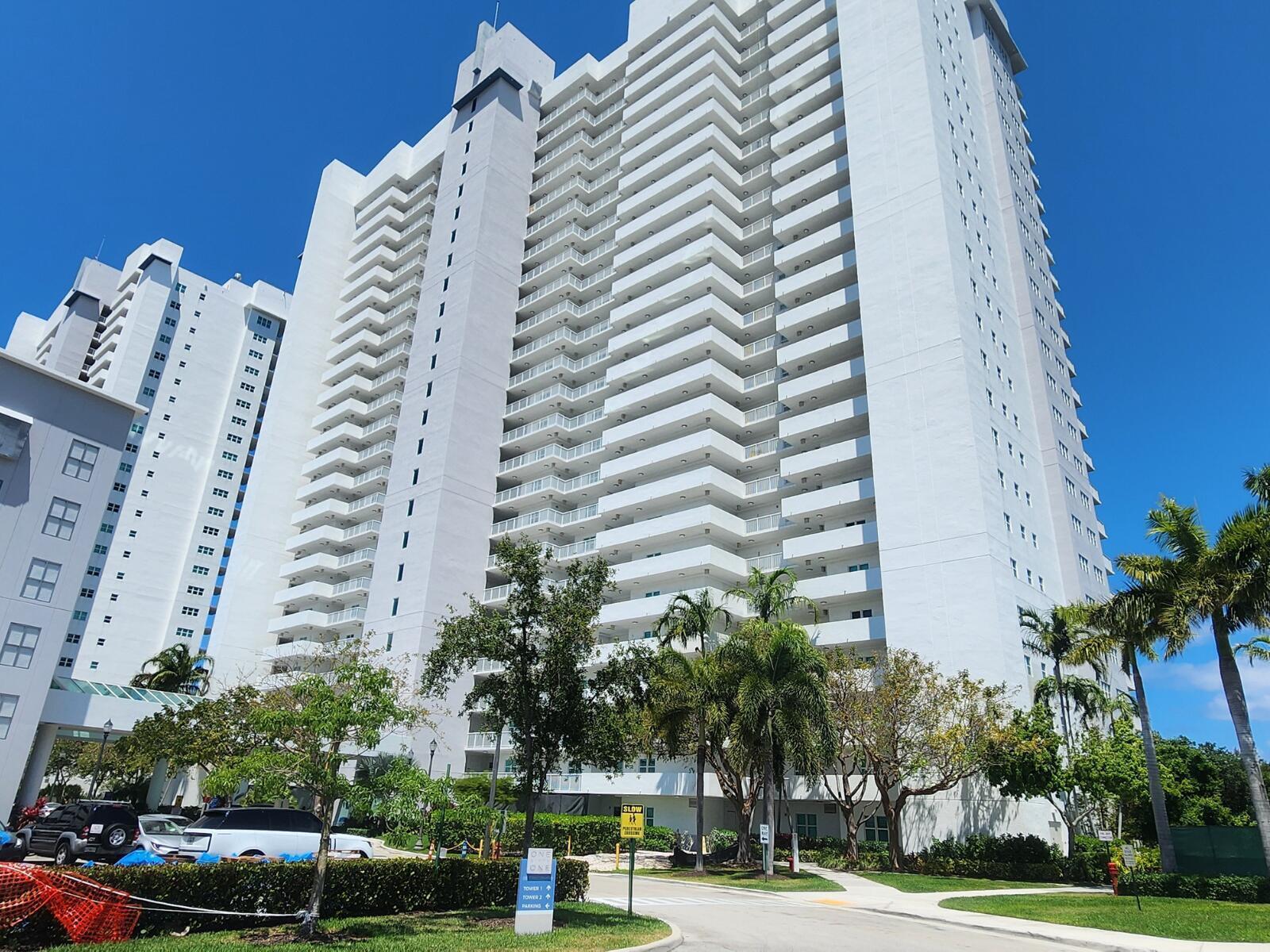15051 Royal Oaks Lane 202, North Miami, FL 33181, North Miami - Photo 2