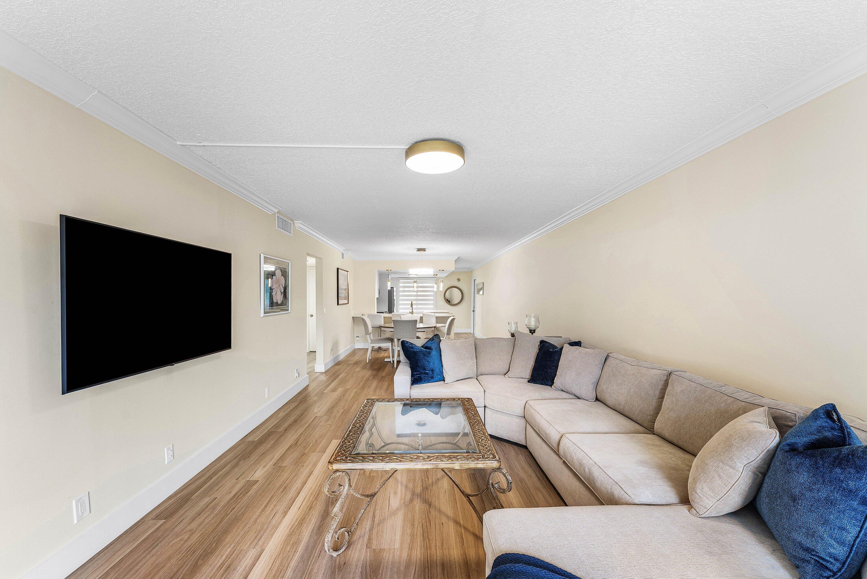 1019 Guildford B, Boca Raton, FL 33434, Boca Raton - Photo 2