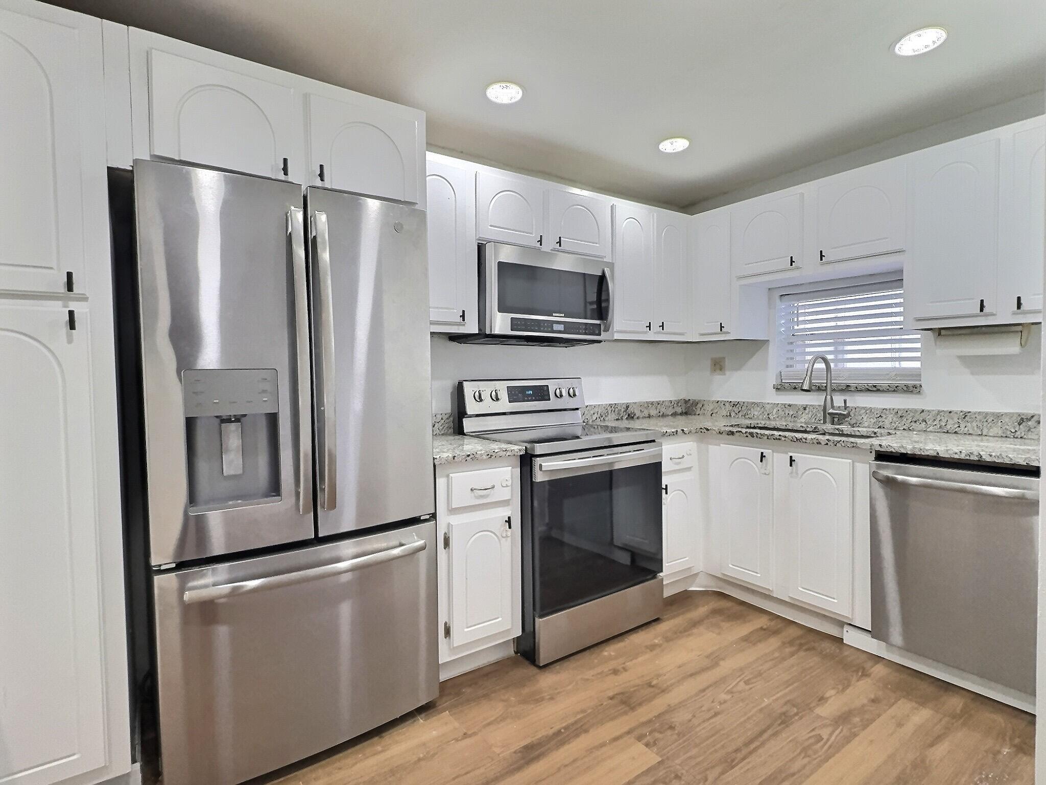 400 S Hollybrook Drive 202, Pembroke Pines, FL 33025, Pembroke Pines - Photo 2