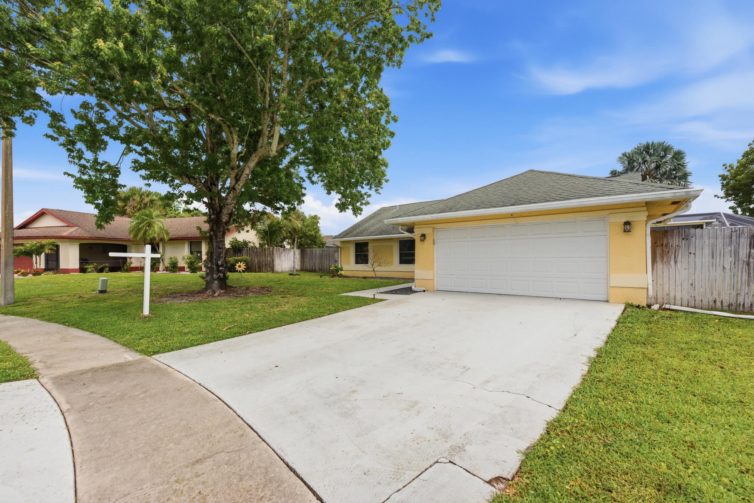 145 Roycourt Circle, Royal Palm Beach, FL 33411, Royal Palm Beach - Photo 3