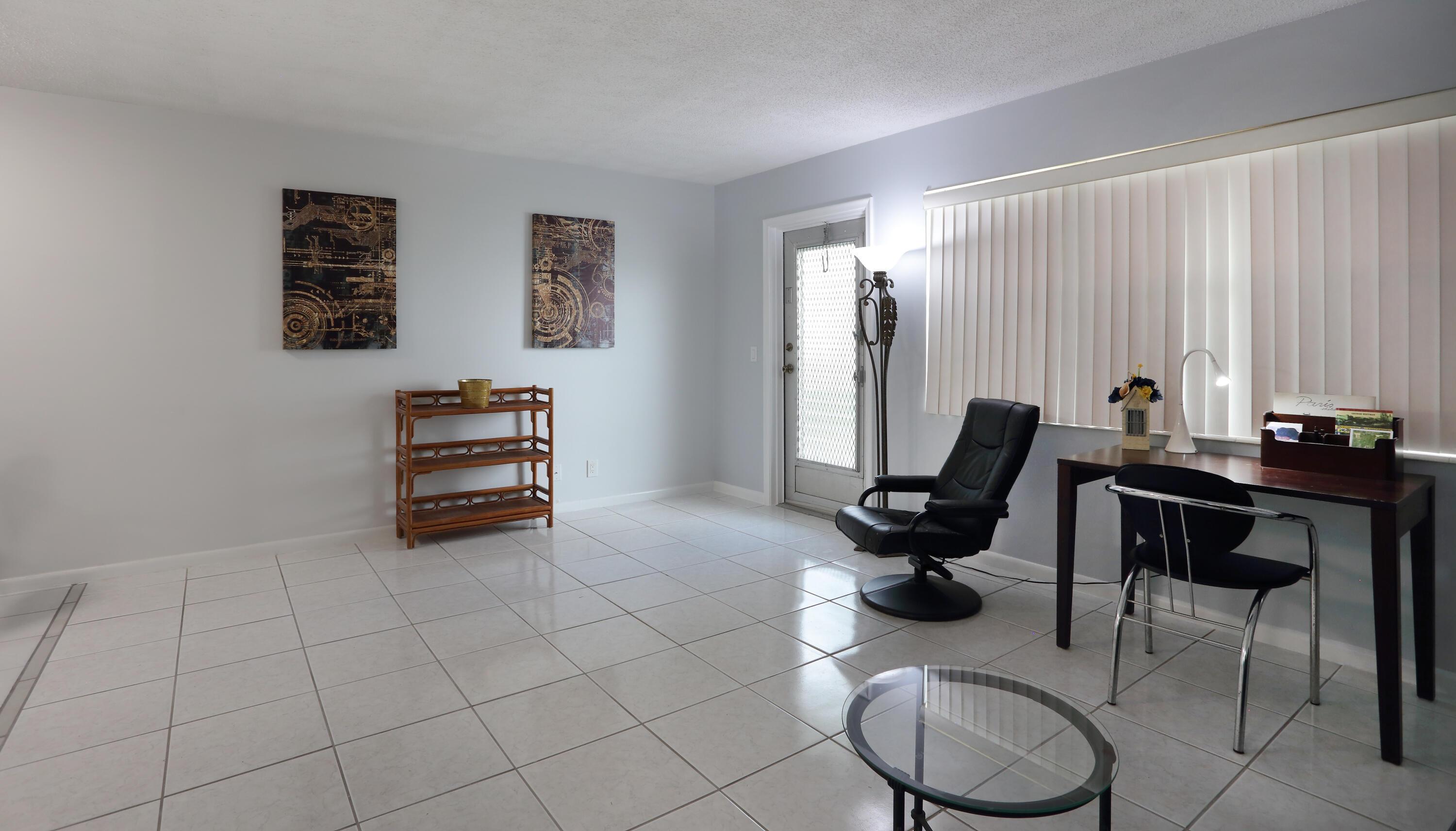 331 Windsor O, West Palm Beach, FL 33417, West Palm Beach - Photo 2