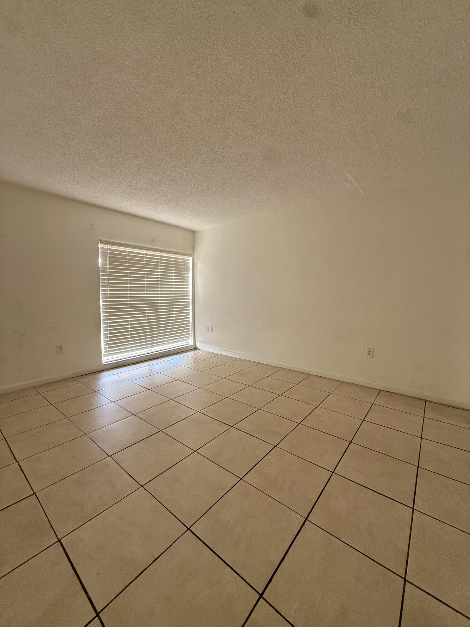 8775 Park Boulevard 412, Miami, FL 33172, Miami - Photo 4