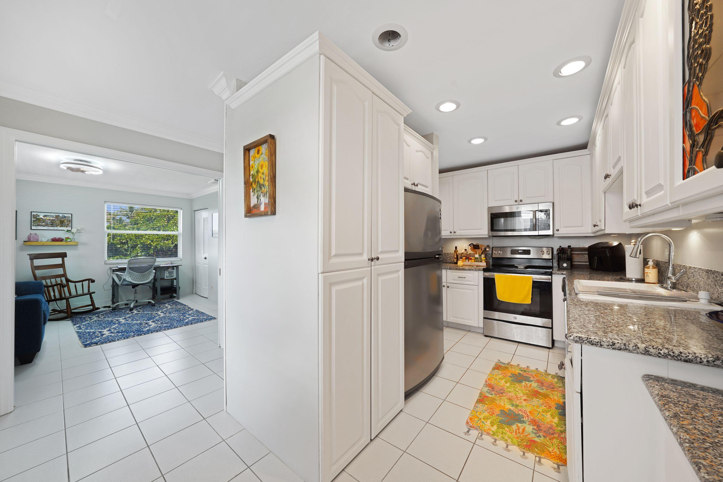 2835 SW 13th Street 201, Delray Beach, FL 33445, Delray Beach - Photo 2