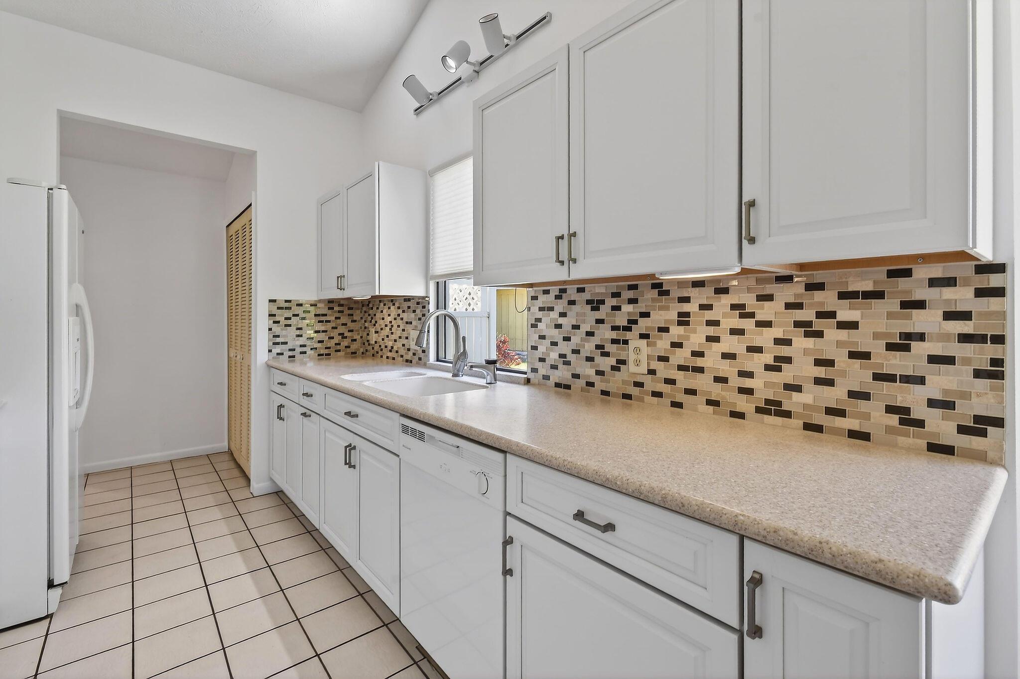 13196 SE Point O Woods Court, Hobe Sound, FL 33455, Hobe Sound - Photo 4