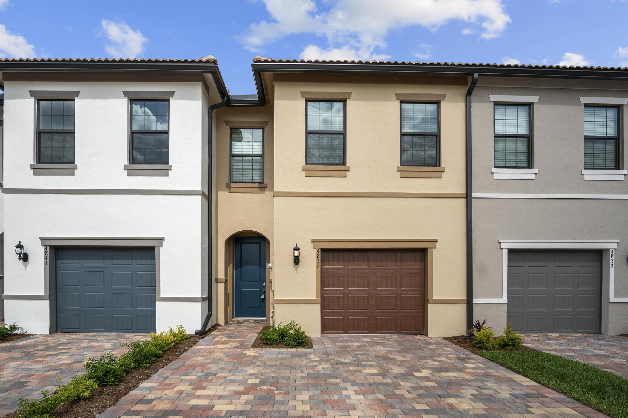 4837 Chantilly Road, Lake Worth, FL 33467, Lake Worth - Photo 2