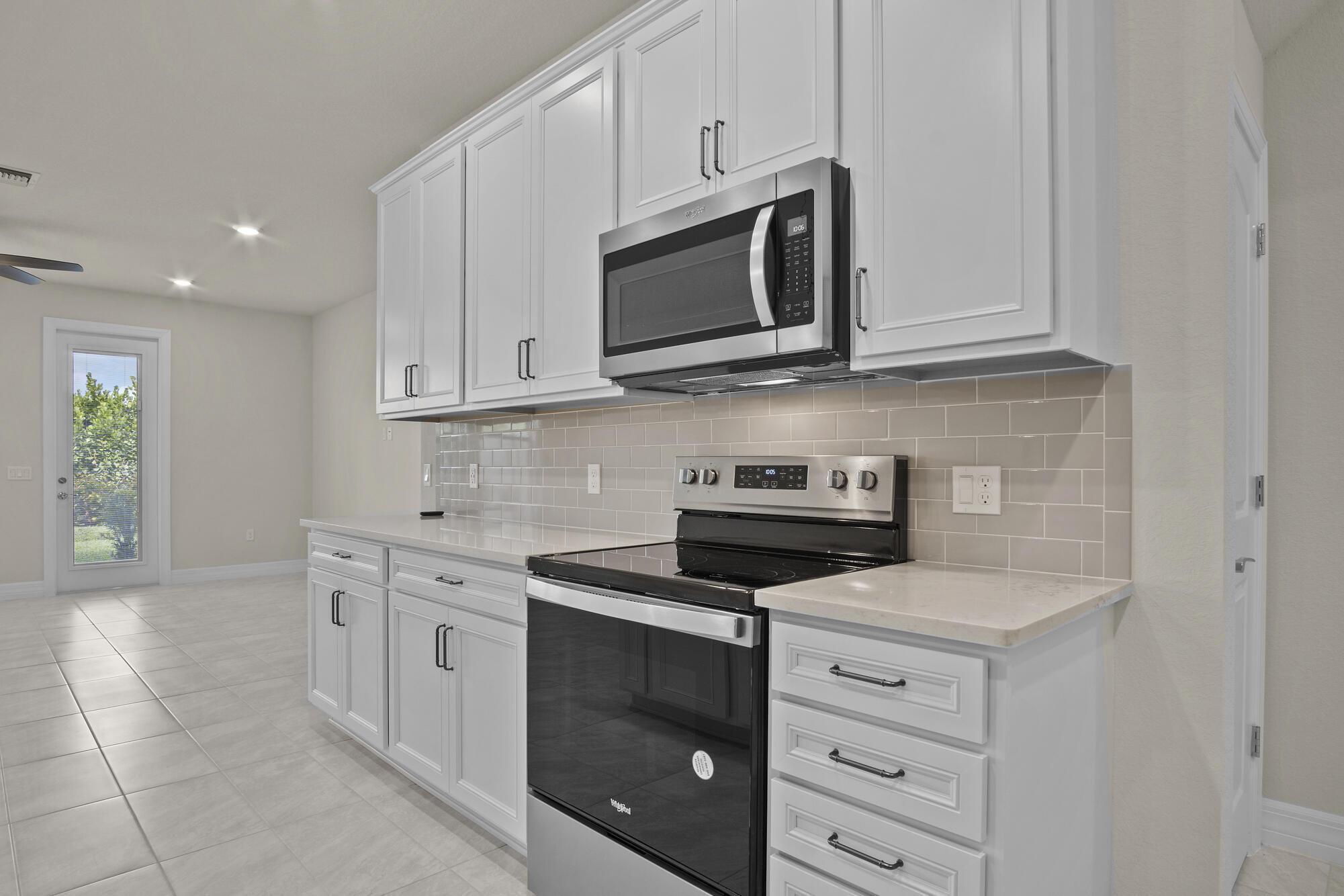 4837 Chantilly Road, Lake Worth, FL 33467, Lake Worth - Photo 4
