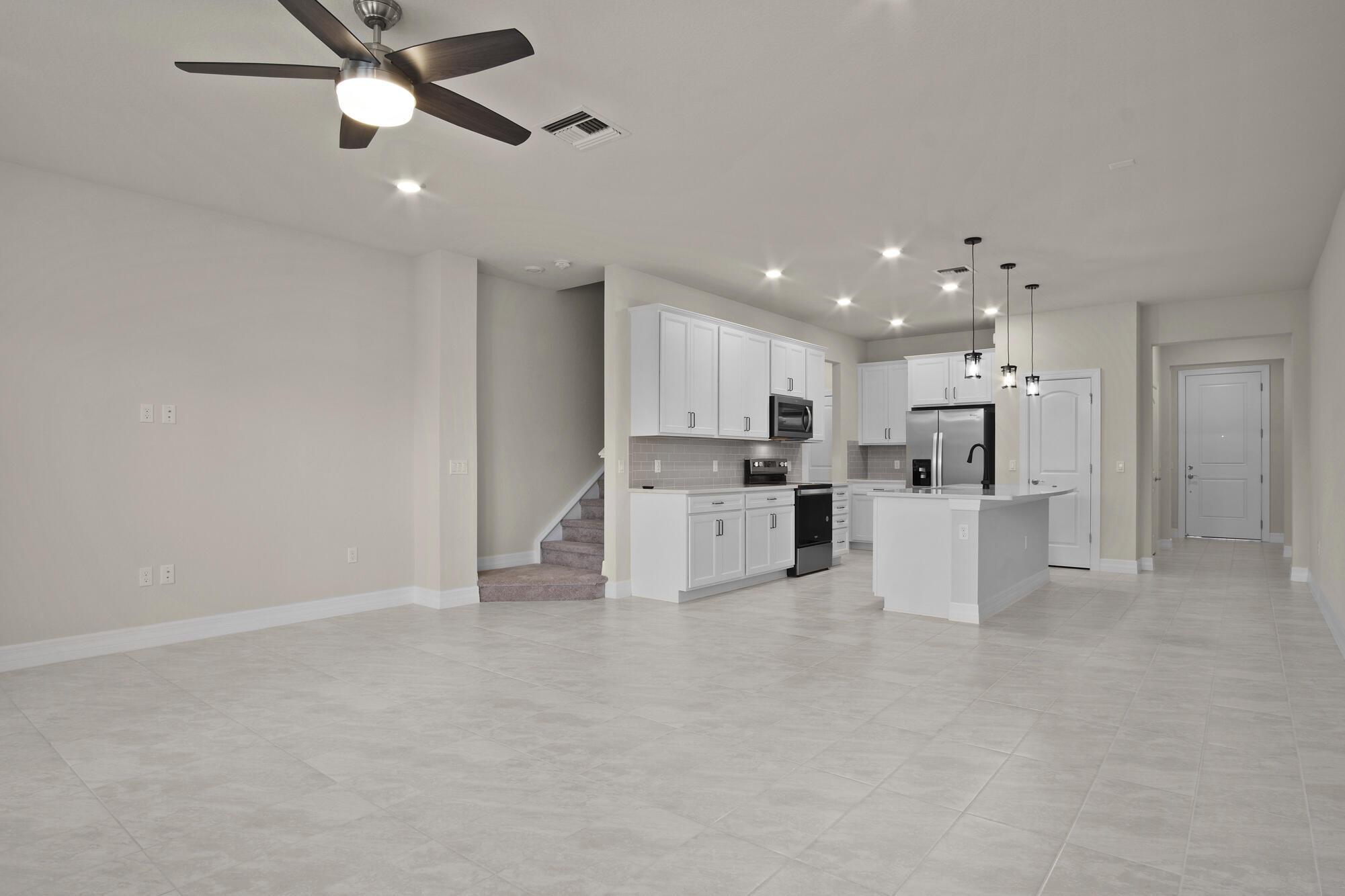 4837 Chantilly Road, Lake Worth, FL 33467, Lake Worth - Photo 5