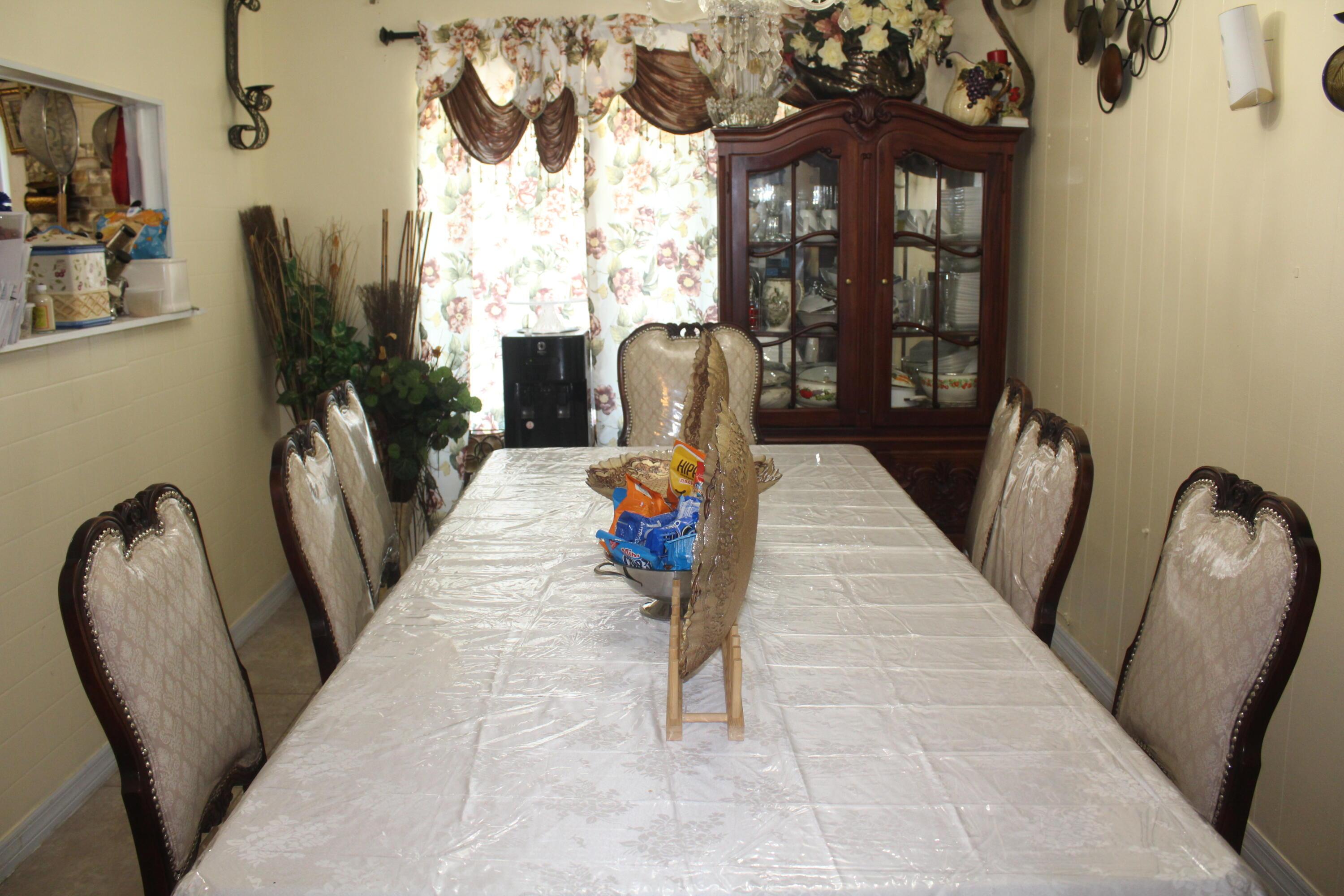 431 S Chillingworth Drive, West Palm Beach, FL 33409, West Palm Beach - Photo 2