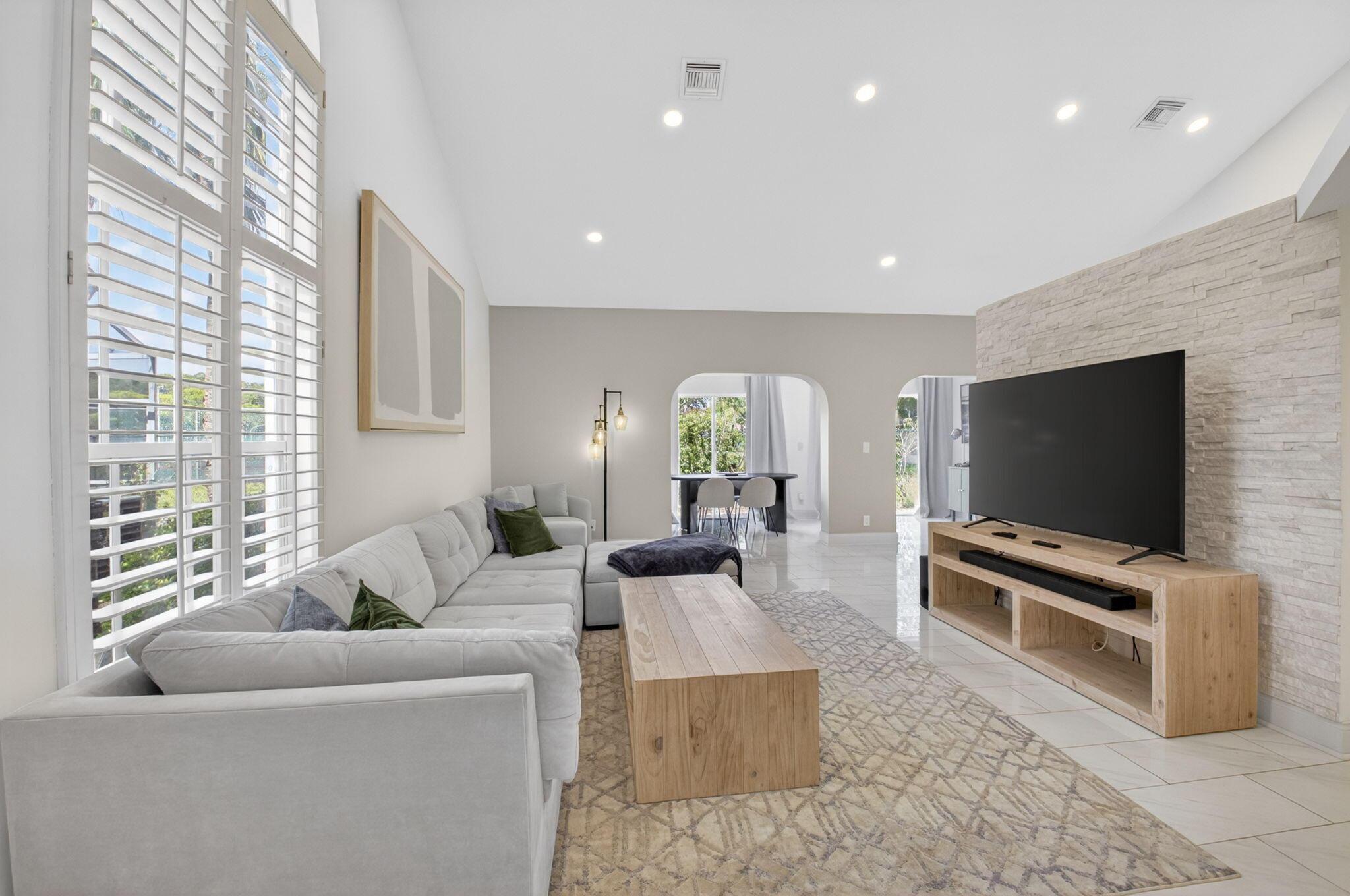 5111 Sabal Gardens Lane 4, Boca Raton, FL 33487, Boca Raton - Photo 2