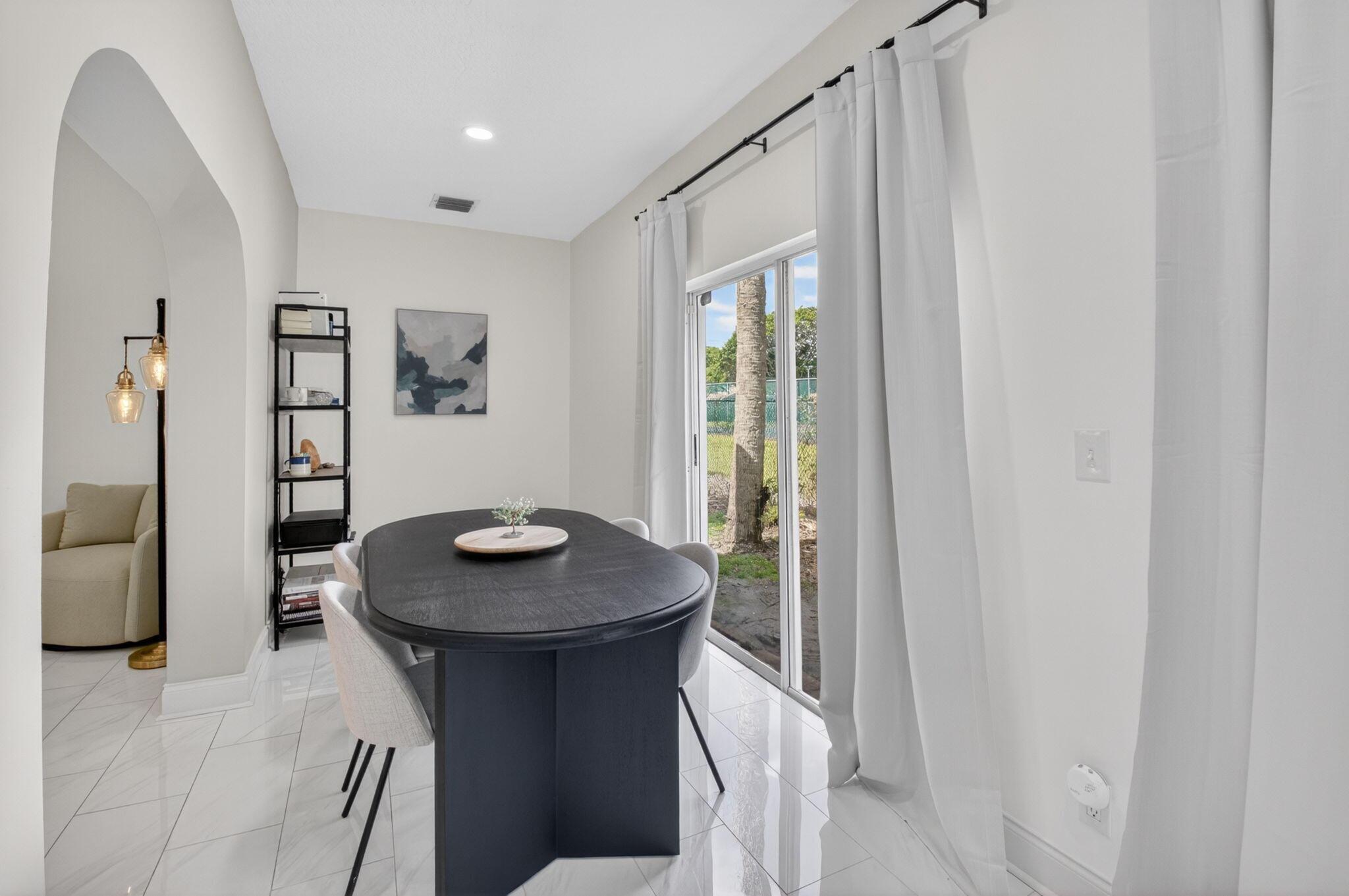 5111 Sabal Gardens Lane 4, Boca Raton, FL 33487, Boca Raton - Photo 3