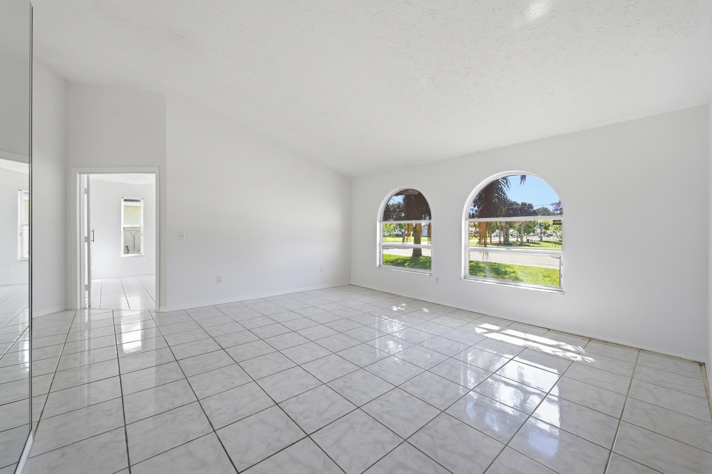 1371 SE Airoso Boulevard, Port St. Lucie, FL 34983, Port St. Lucie - Photo 4