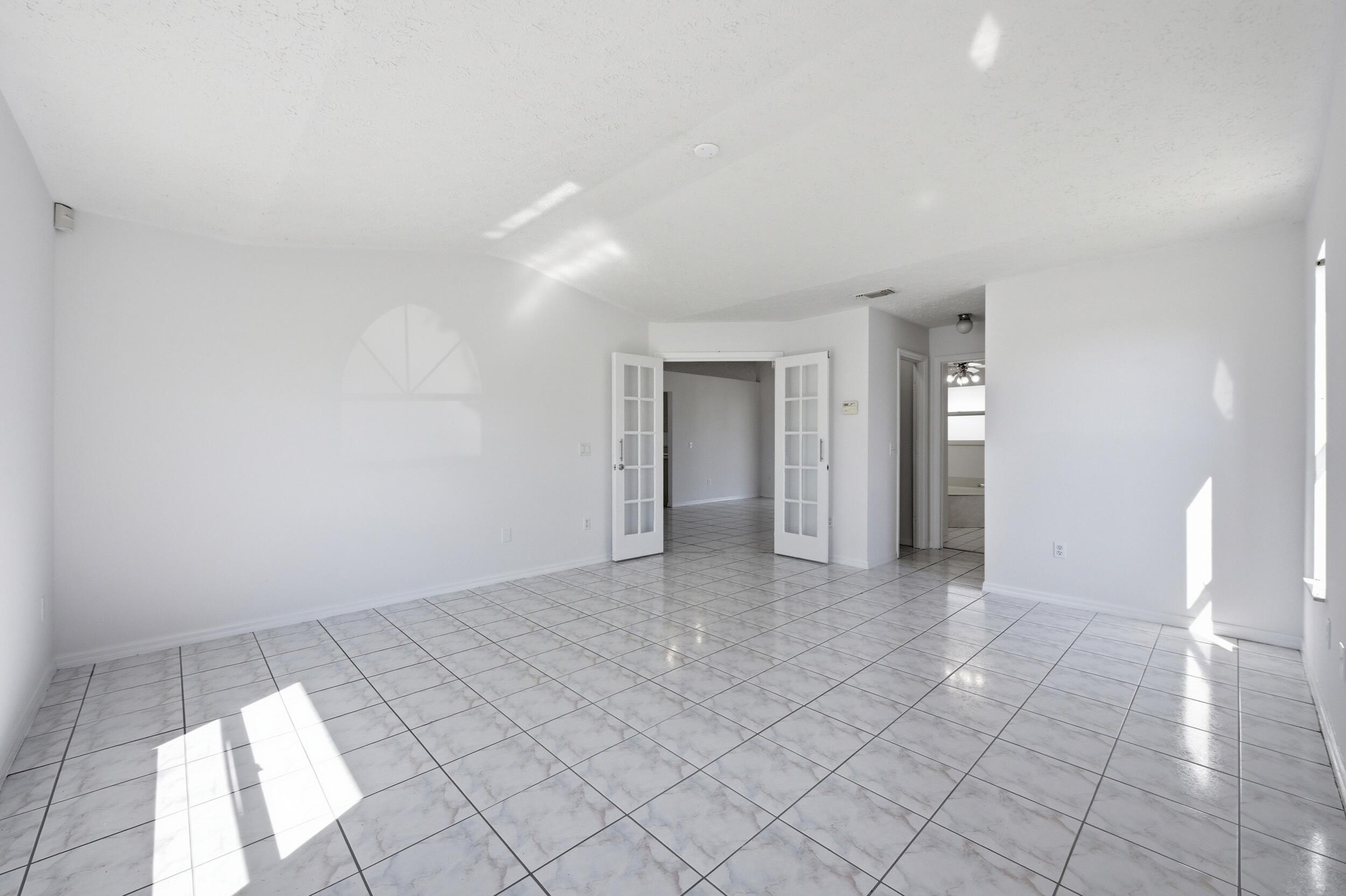 1371 SE Airoso Boulevard, Port St. Lucie, FL 34983, Port St. Lucie - Photo 5