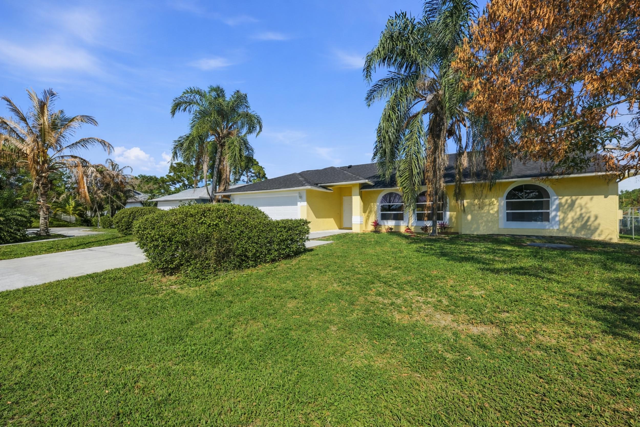 1371 SE Airoso Boulevard, Port St. Lucie, FL 34983, Port St. Lucie - Photo 2