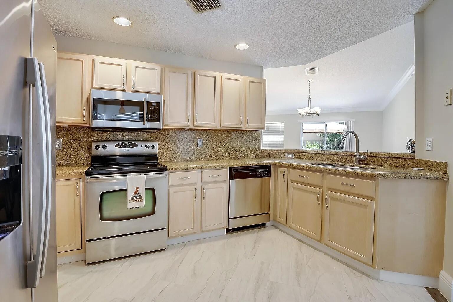 13284 Majestic Pine Court, Delray Beach, FL 33484, Delray Beach - Photo 3