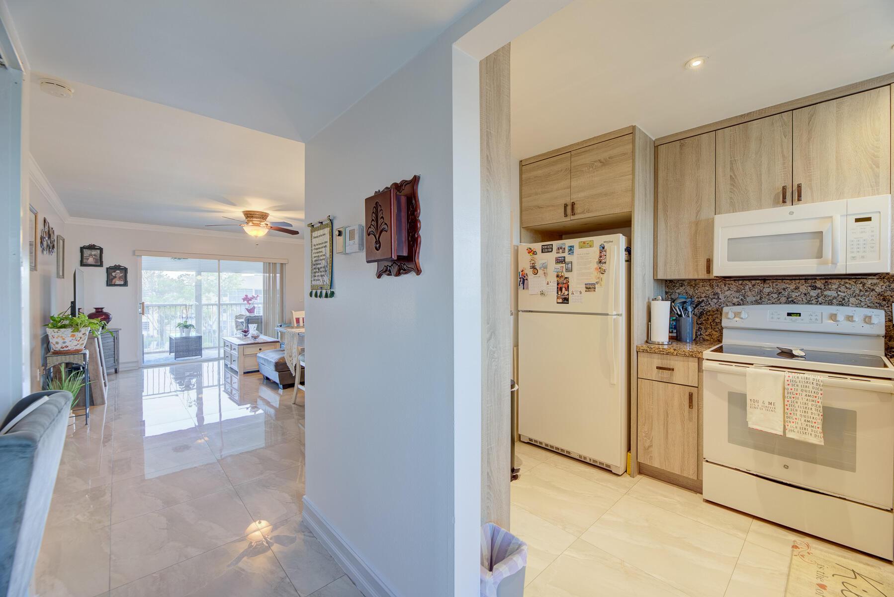 6850 Royal Palm Boulevard 303g, Margate, FL 33063, Margate - Photo 5