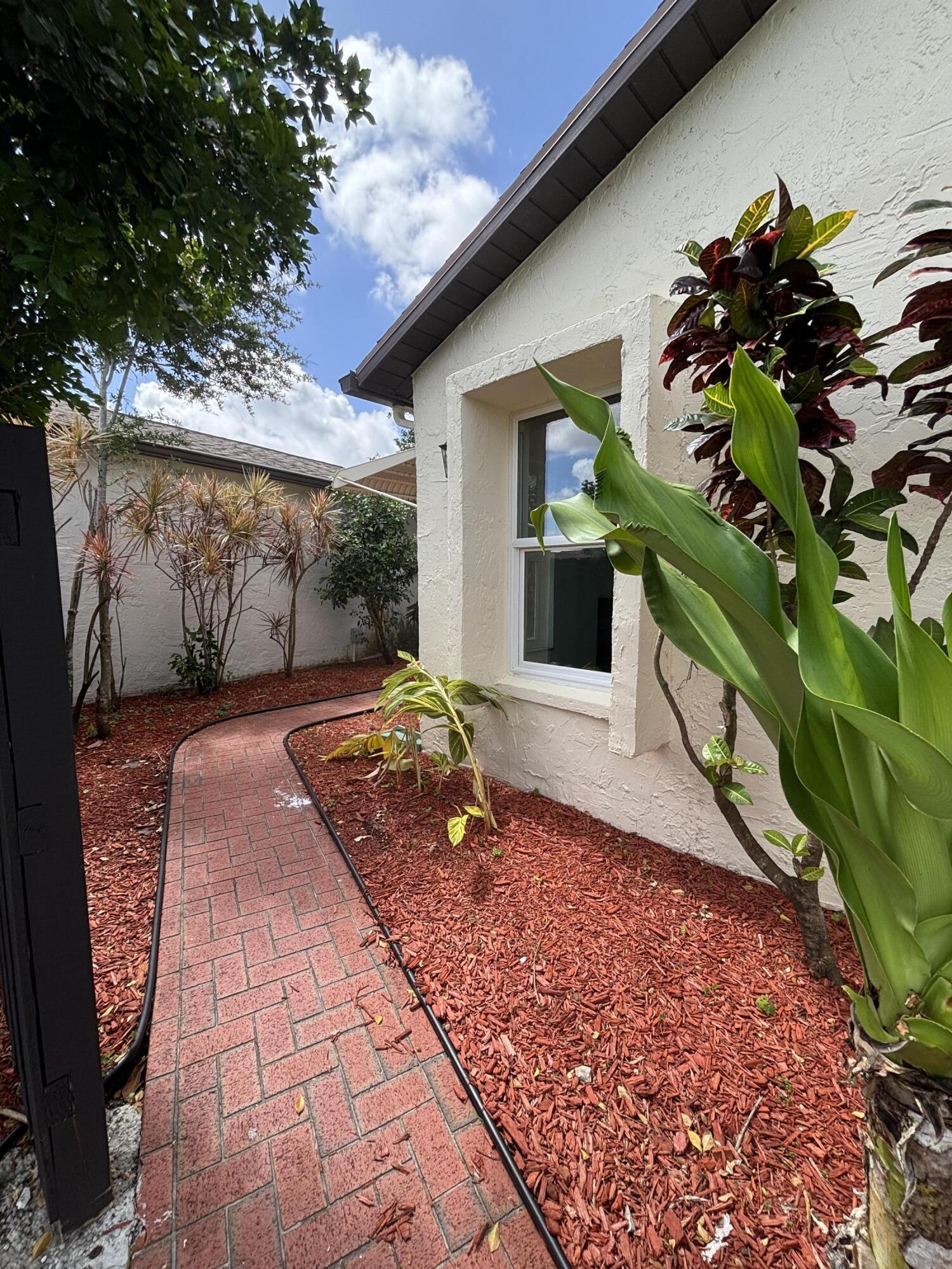 5430 Mirror Lakes Boulevard, Boynton Beach, FL 33472, Boynton Beach - Photo 5