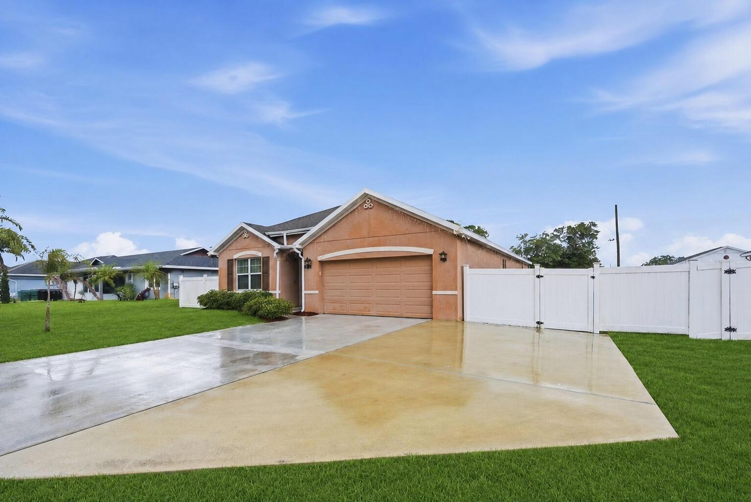 428 SE Fairchild Avenue, Port St. Lucie, FL 34984, Port St. Lucie - Photo 3