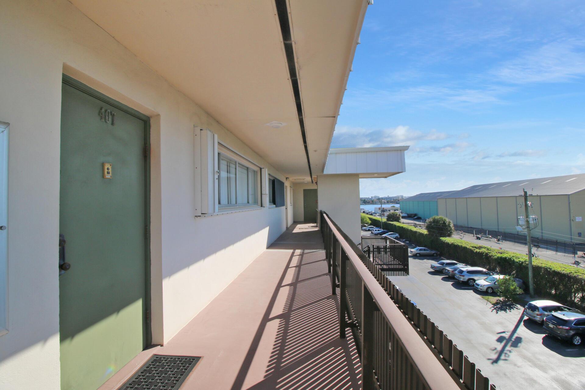 300 Waterway Drive S 407, Lantana, FL 33462, Lantana - Photo 4