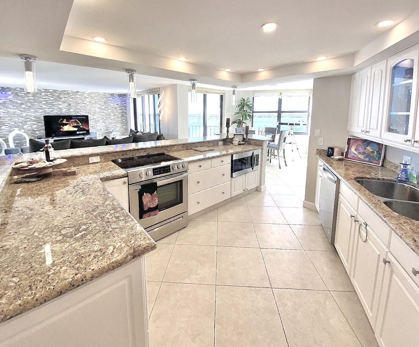 5420 N Ocean Drive 906, Singer Island, FL 33404, Singer Island