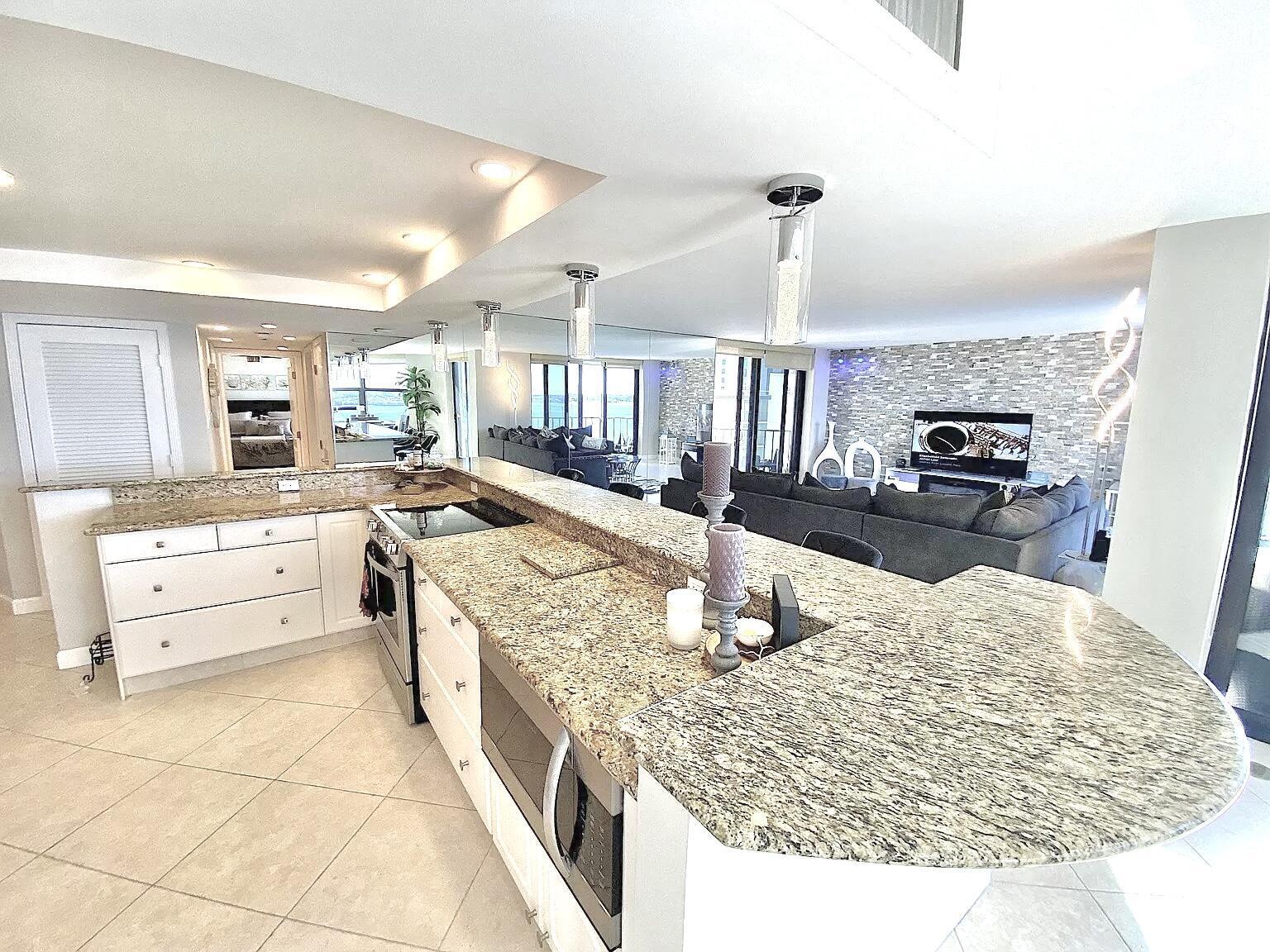 5420 N Ocean Drive 906, Singer Island, FL 33404, Singer Island - Photo 4