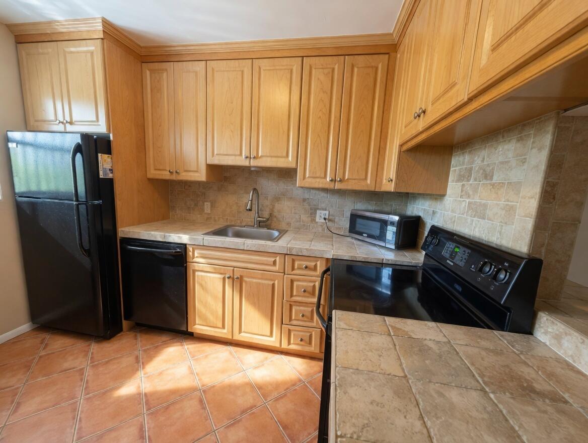1430 S Lakeside Drive 22, Lake Worth Beach, FL 33460, Lake Worth Beach - Photo 4