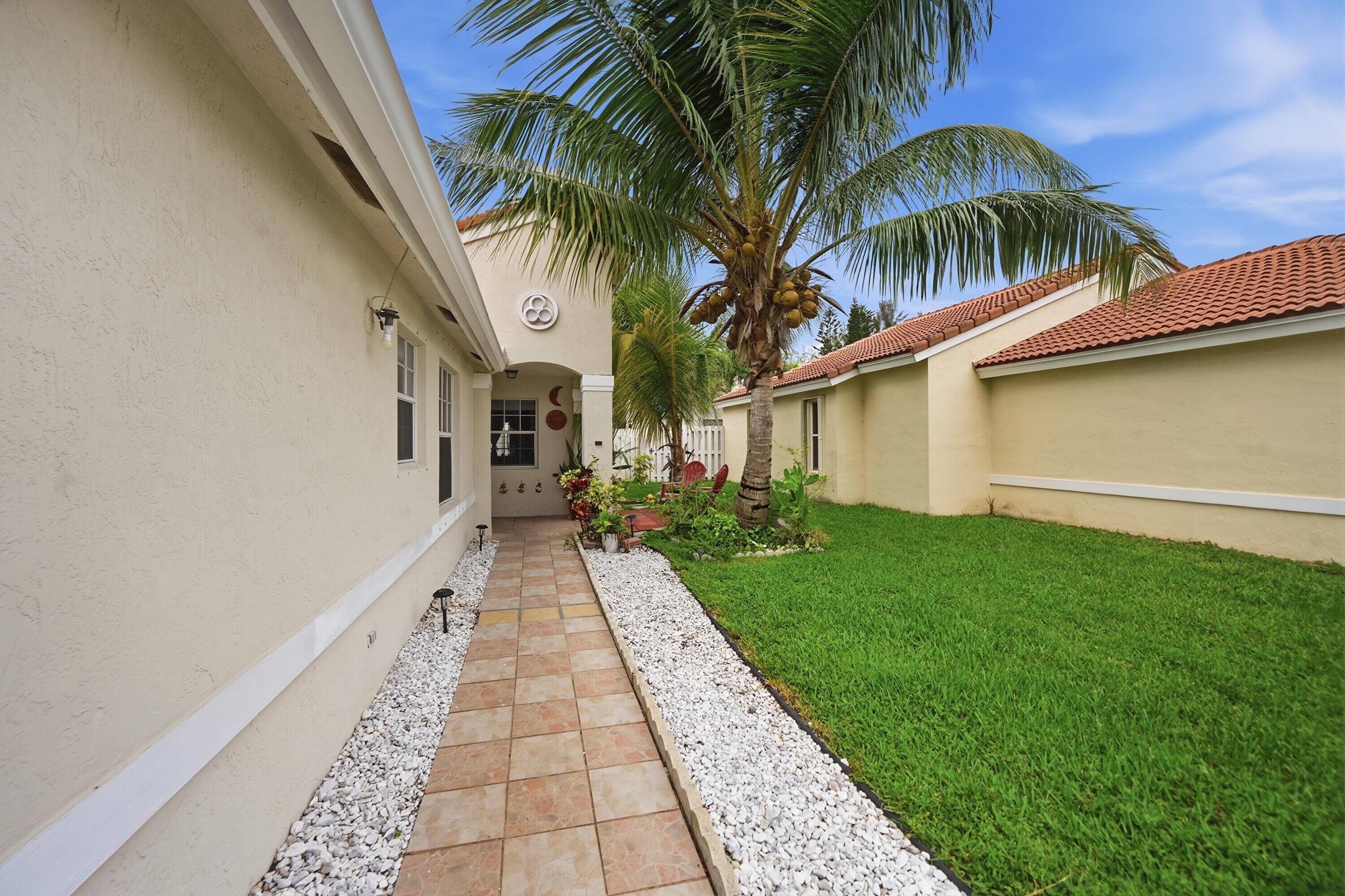 7069 Burgess Drive, Lake Worth, FL 33467, Lake Worth - Photo 4