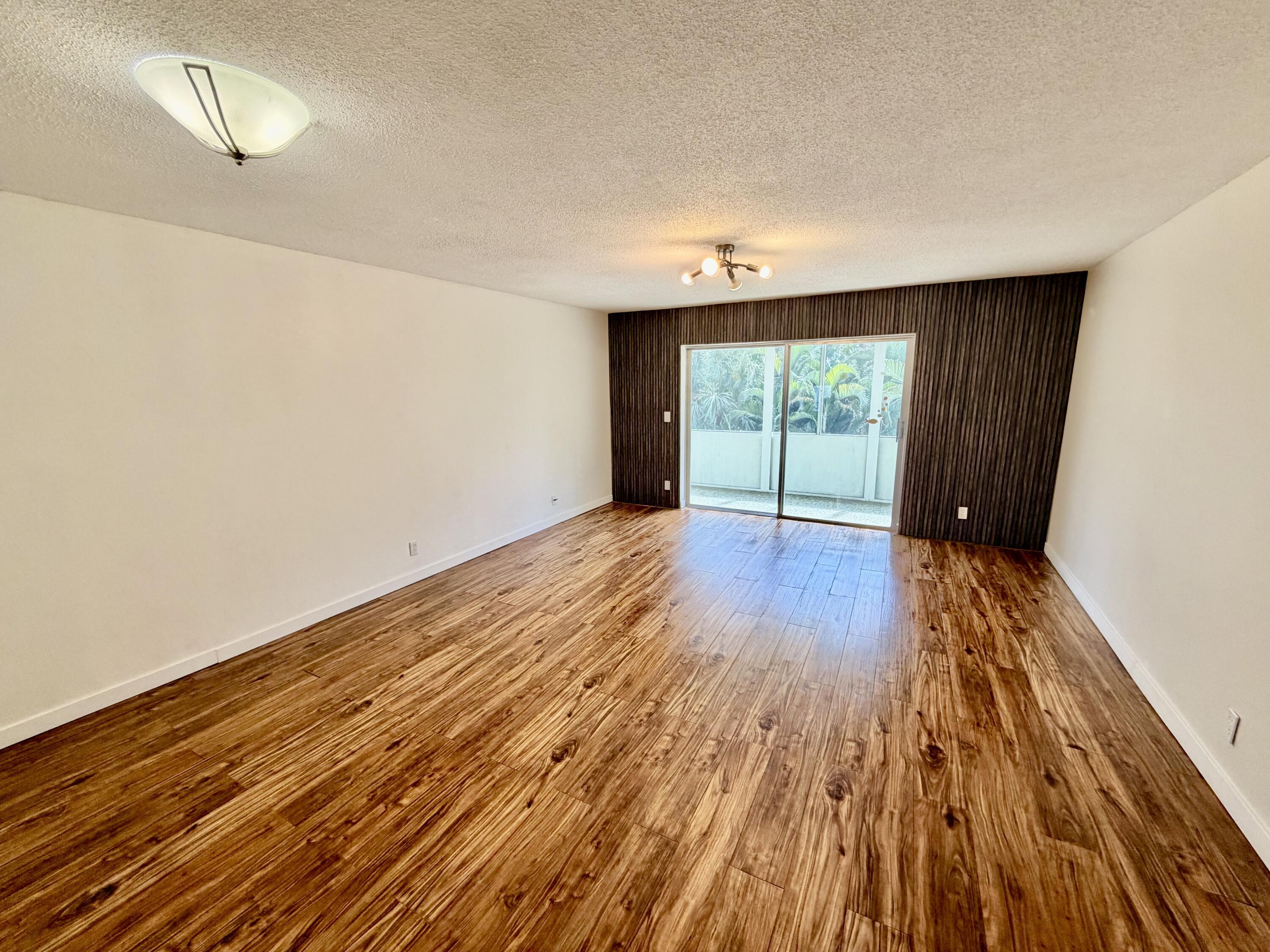 1000 NE 14th Avenue 304, Hallandale Beach, FL 33009, Hallandale Beach - Photo 2