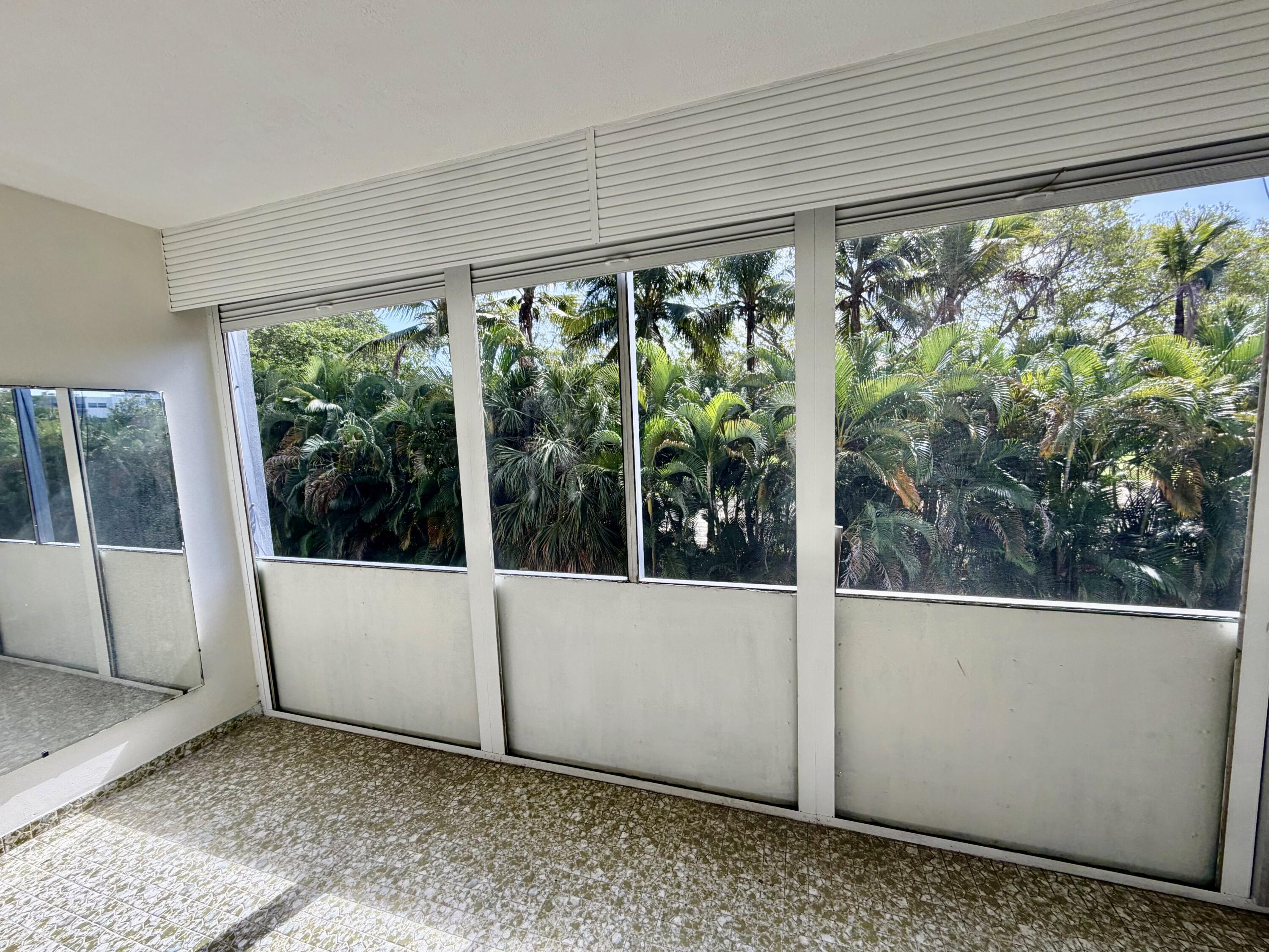 1000 NE 14th Avenue 304, Hallandale Beach, FL 33009, Hallandale Beach - Photo 4