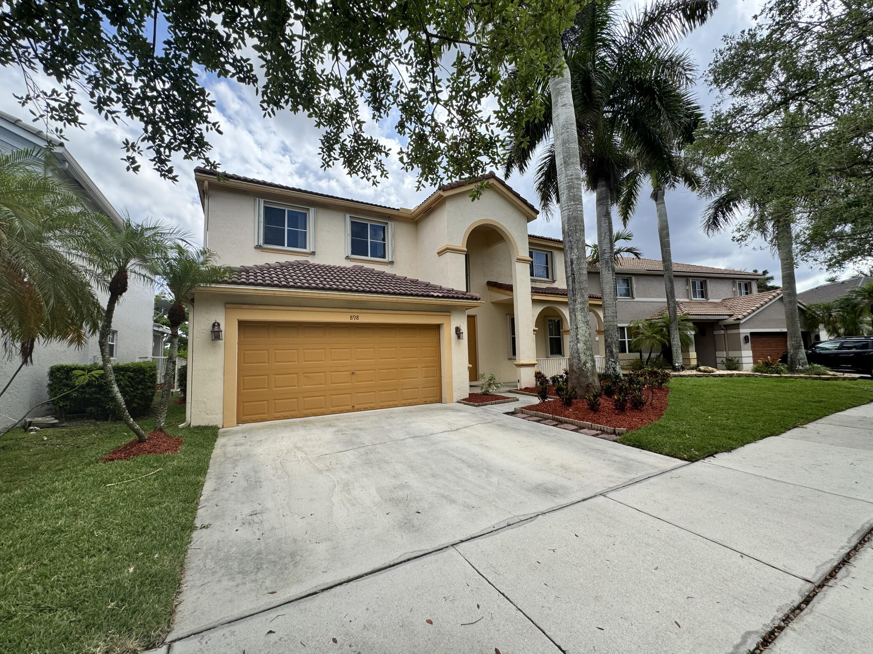 898 Tulip Circle, Weston, FL 33327, Weston - Photo 2