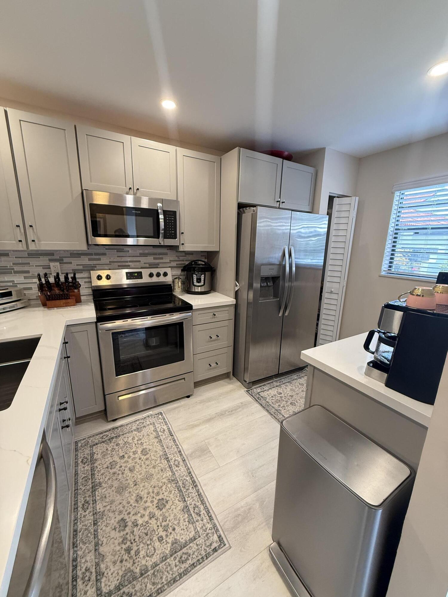 539 NW 36th Avenue, Deerfield Beach, FL 33442, Deerfield Beach - Photo 2