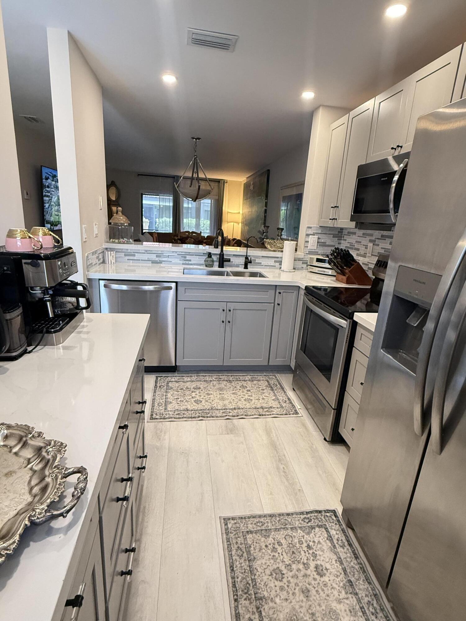 539 NW 36th Avenue, Deerfield Beach, FL 33442, Deerfield Beach - Photo 3