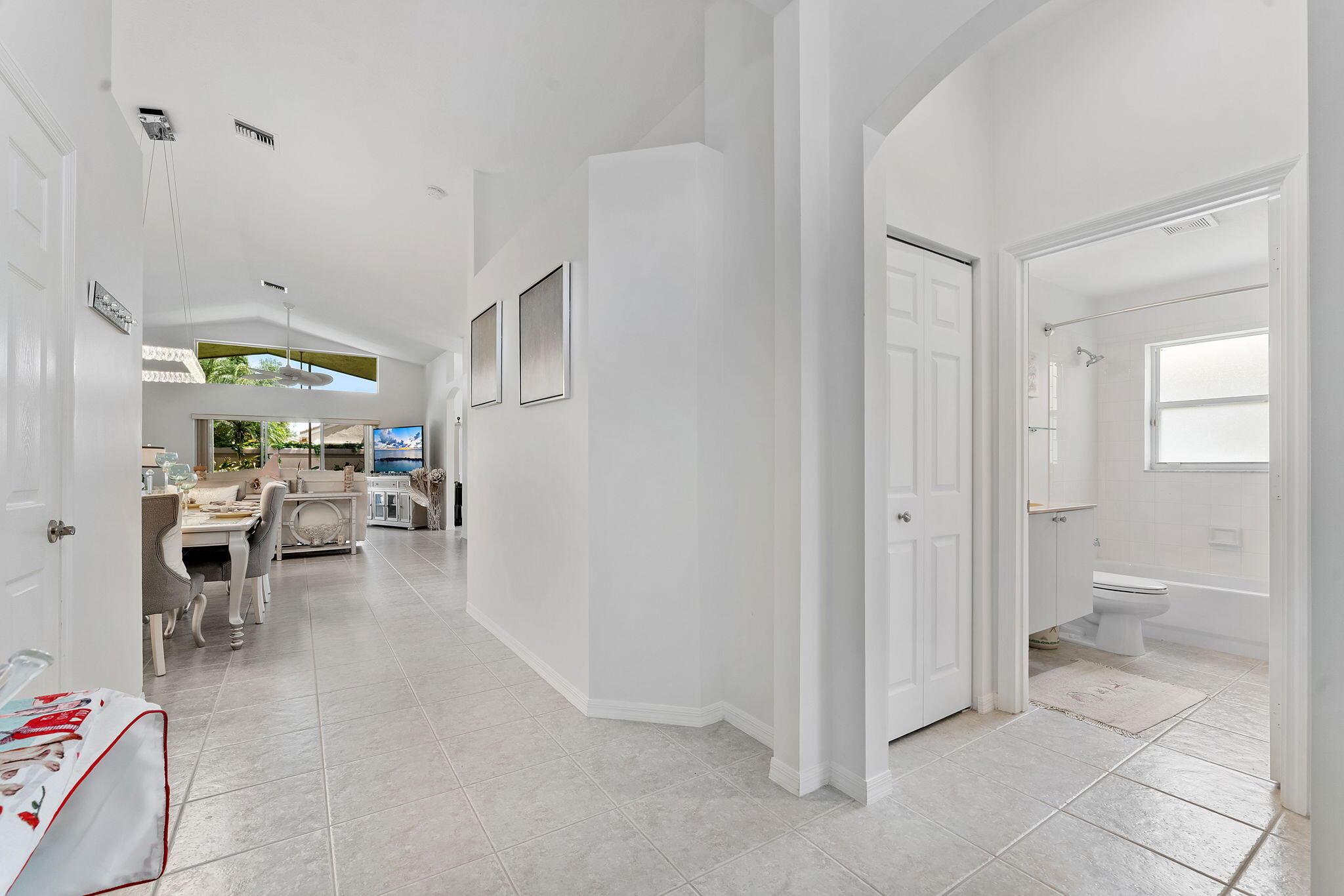 6887 Viale Elizabeth, Delray Beach, FL 33446, Delray Beach - Photo 3