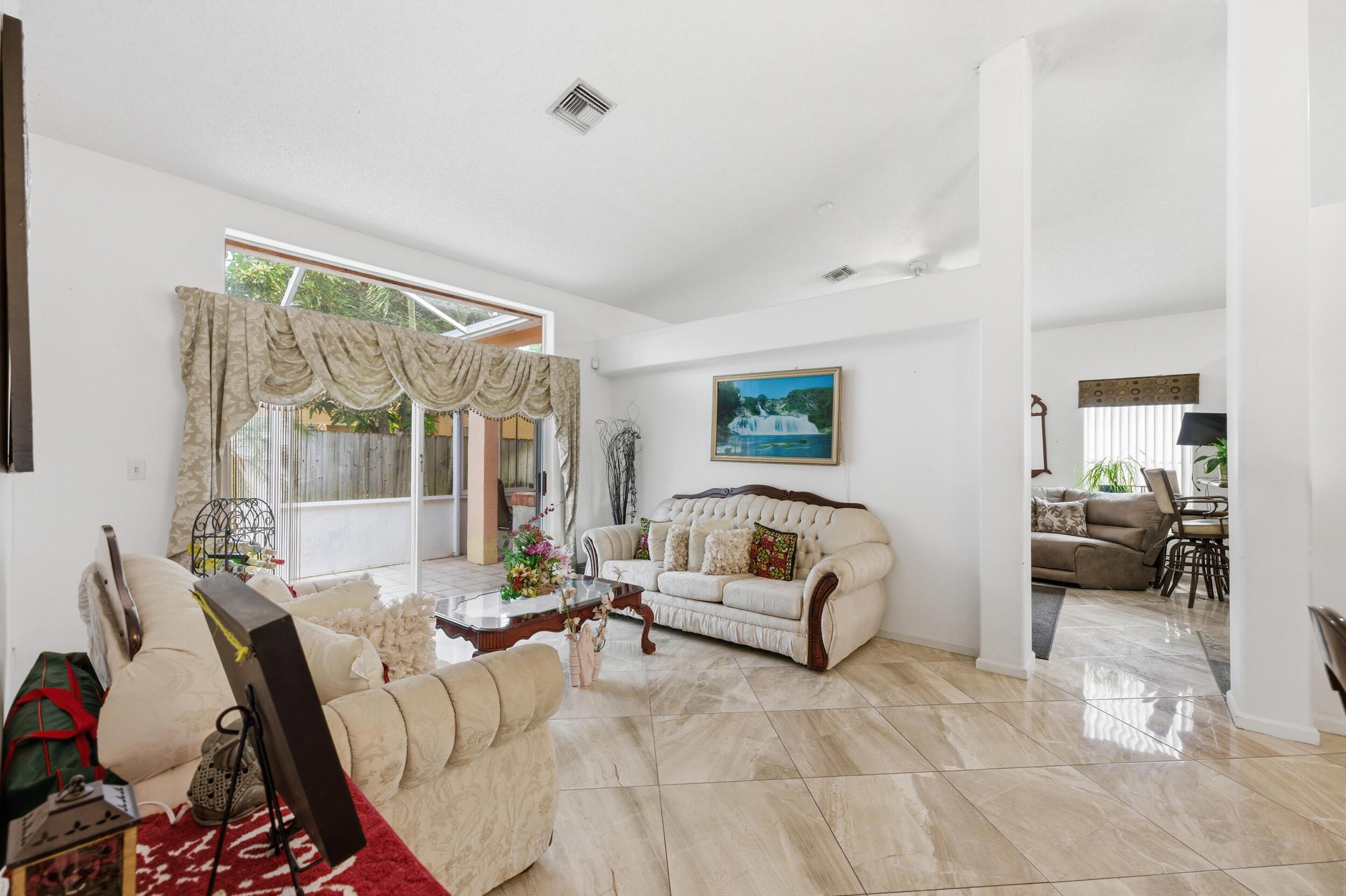 113 E Saratoga Blvd Boulevard E, Royal Palm Beach, FL 33411, Royal Palm Beach - Photo 5