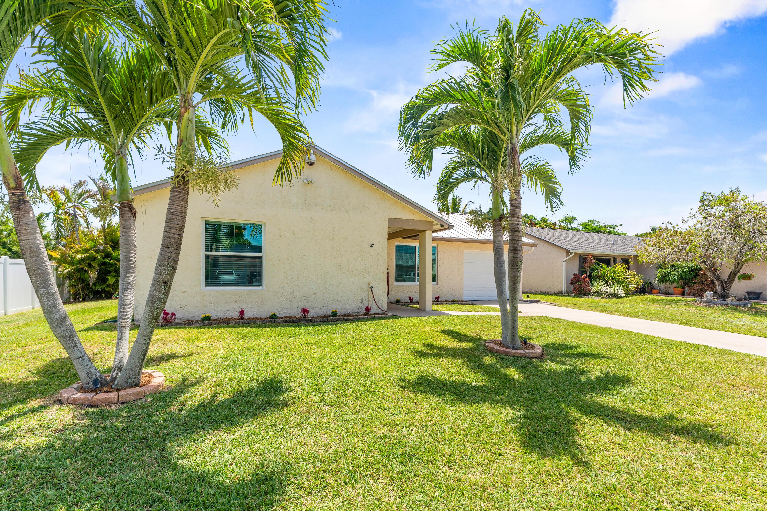 105 Banyan Circle, Jupiter, FL 33458, Jupiter - Photo 2