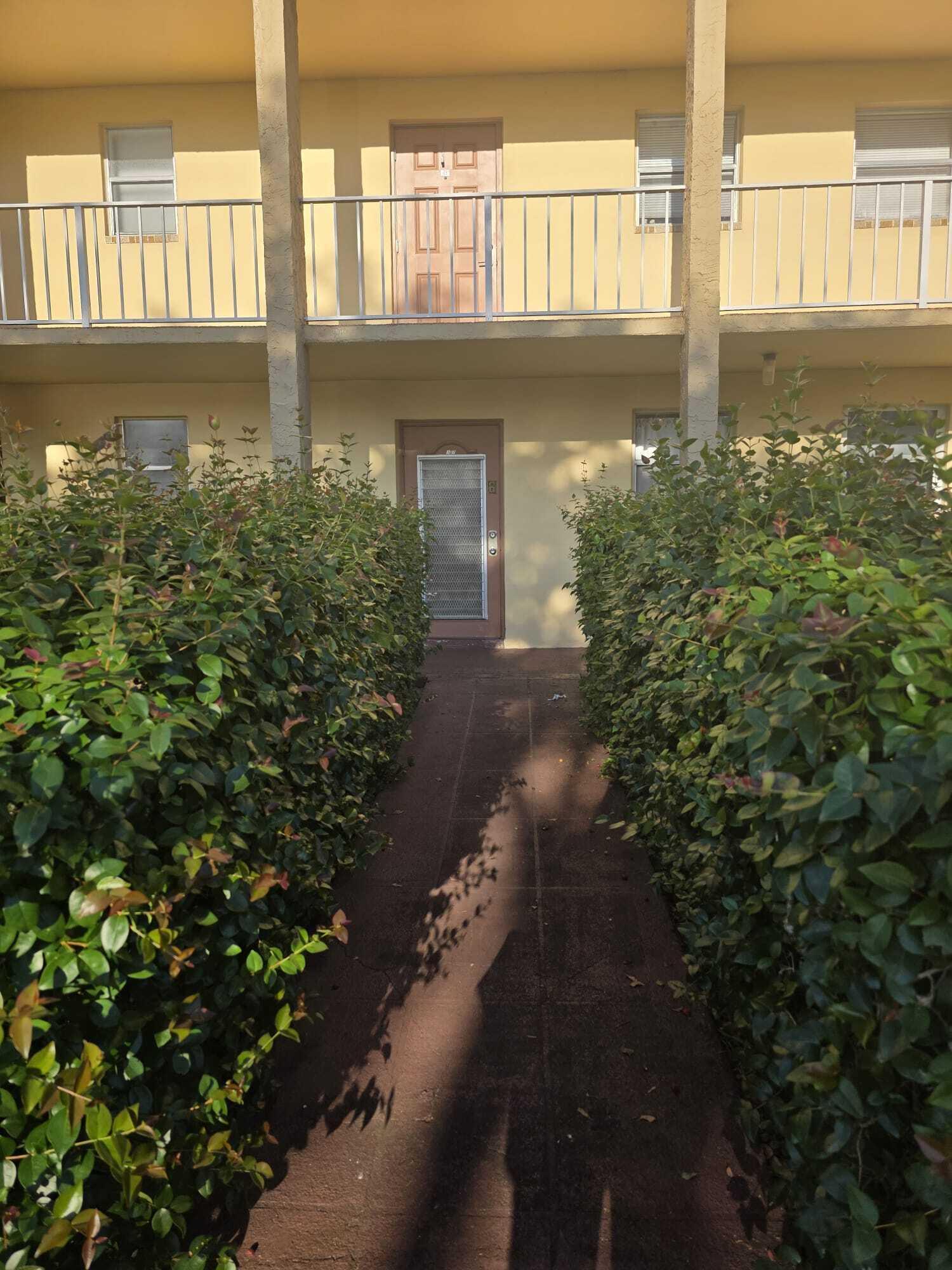 8400 Sunrise Lakes Boulevard 107, Sunrise, FL 33322, Sunrise - Photo 5