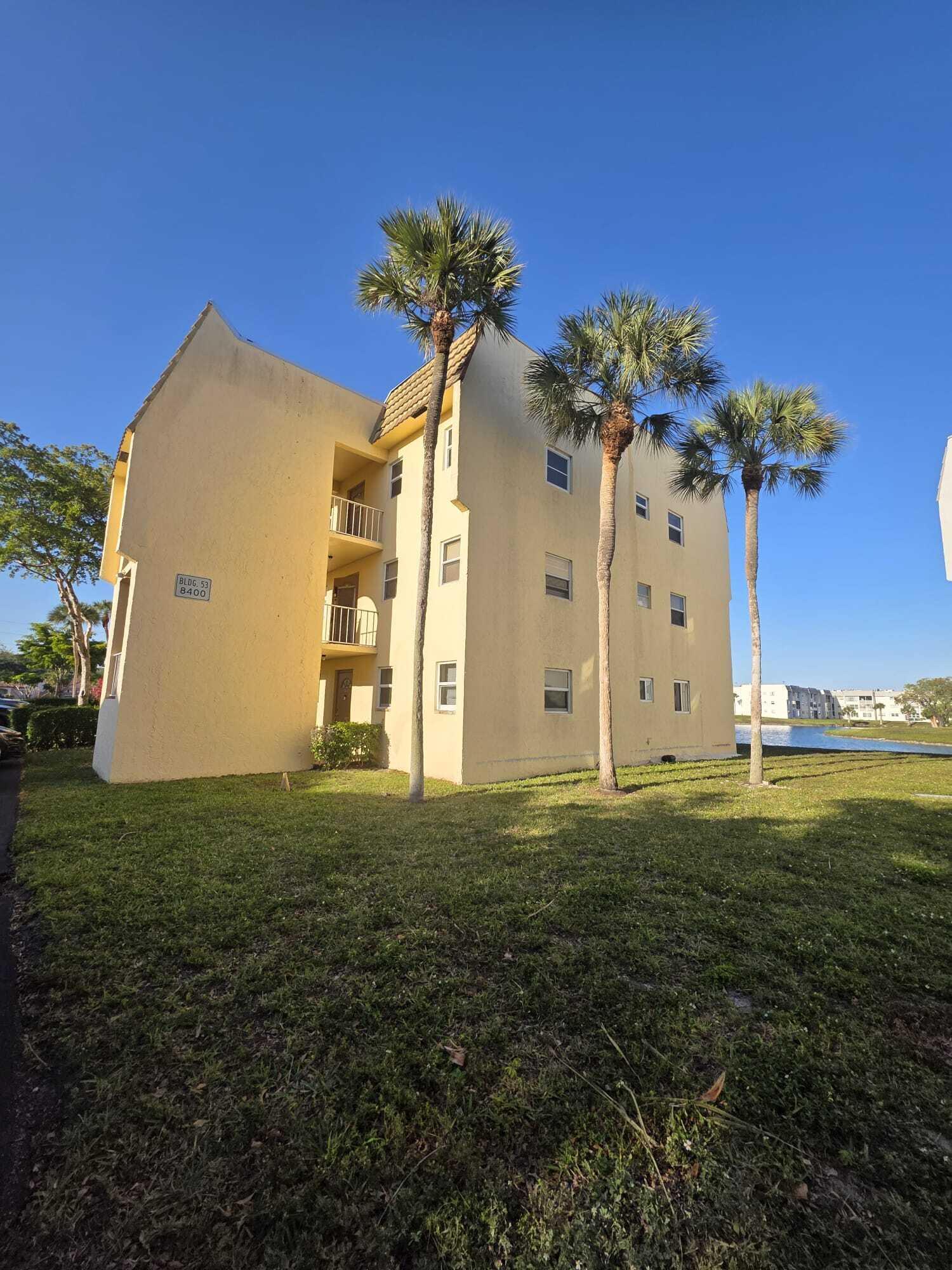 8400 Sunrise Lakes Boulevard 107, Sunrise, FL 33322, Sunrise - Photo 2