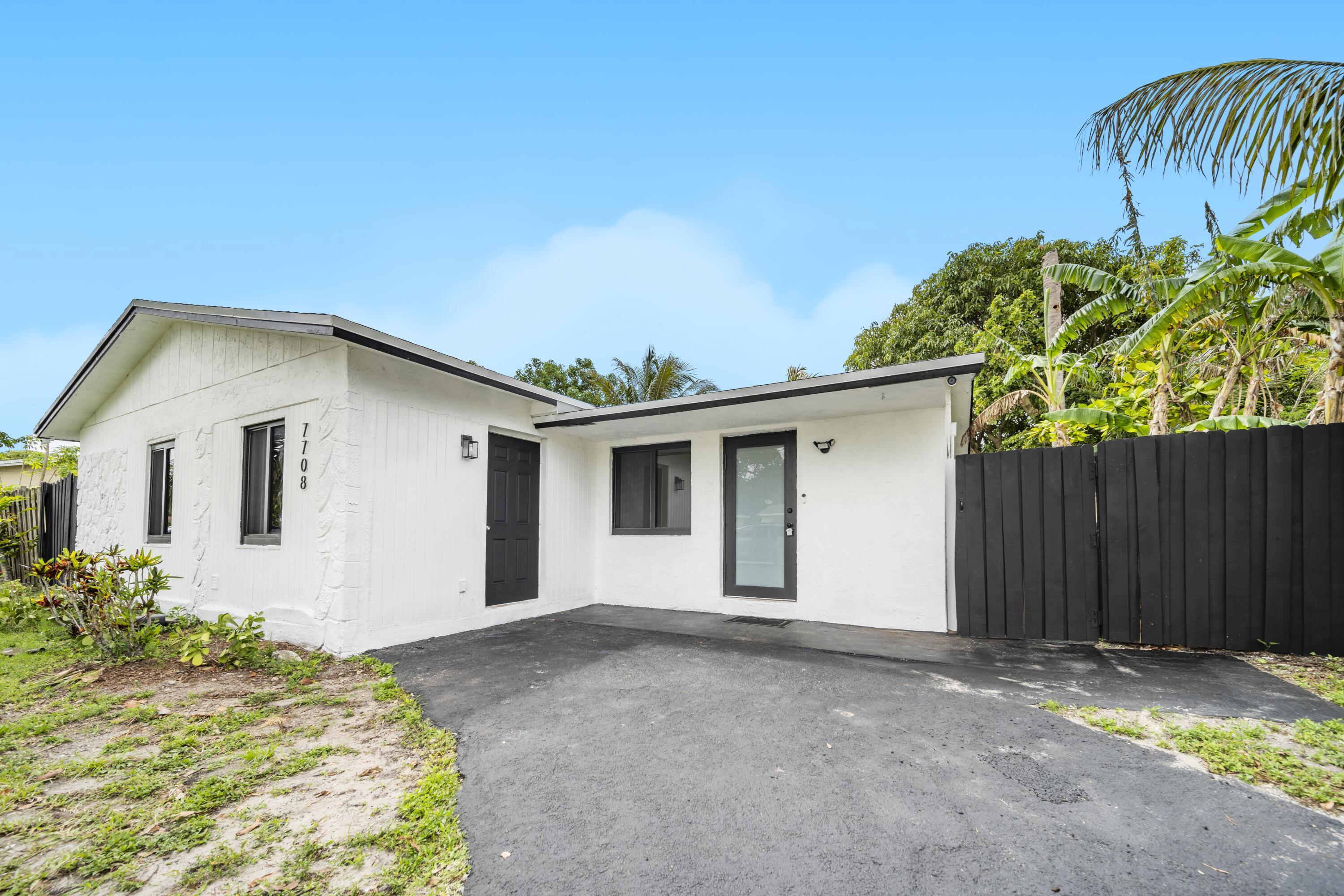 7708 SW 9th Street, North Lauderdale, FL 33068, North Lauderdale - Photo 4