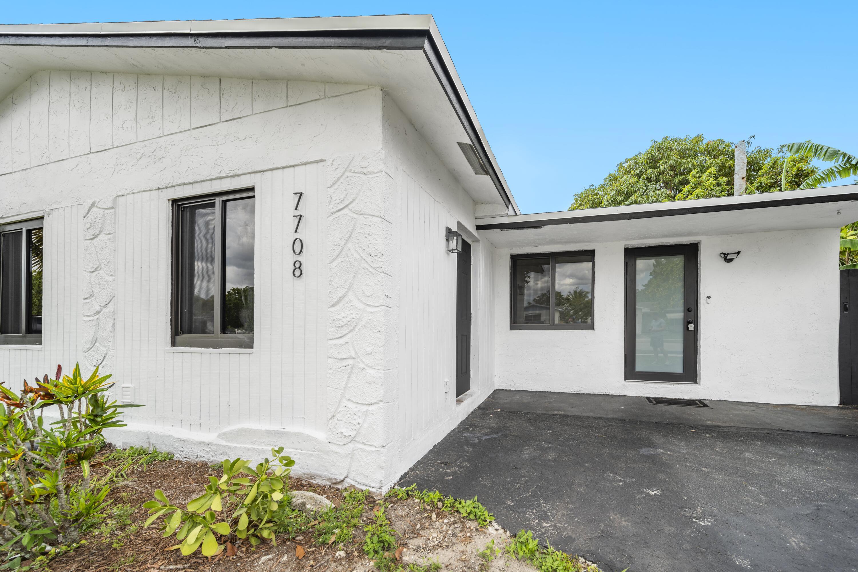 7708 SW 9th Street, North Lauderdale, FL 33068, North Lauderdale - Photo 3