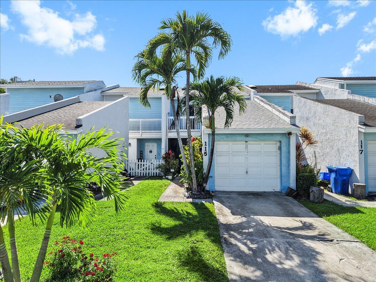 115 Fairway Lane, Royal Palm Beach, FL 33411, Royal Palm Beach - Photo 2