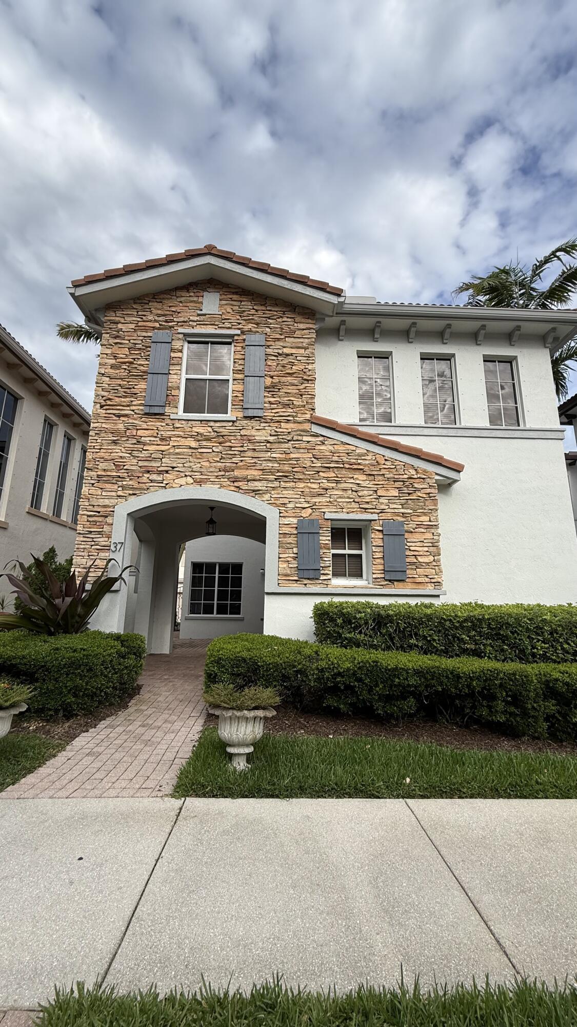 37 Stoney Drive, Palm Beach Gardens, FL 33410, Palm Beach Gardens