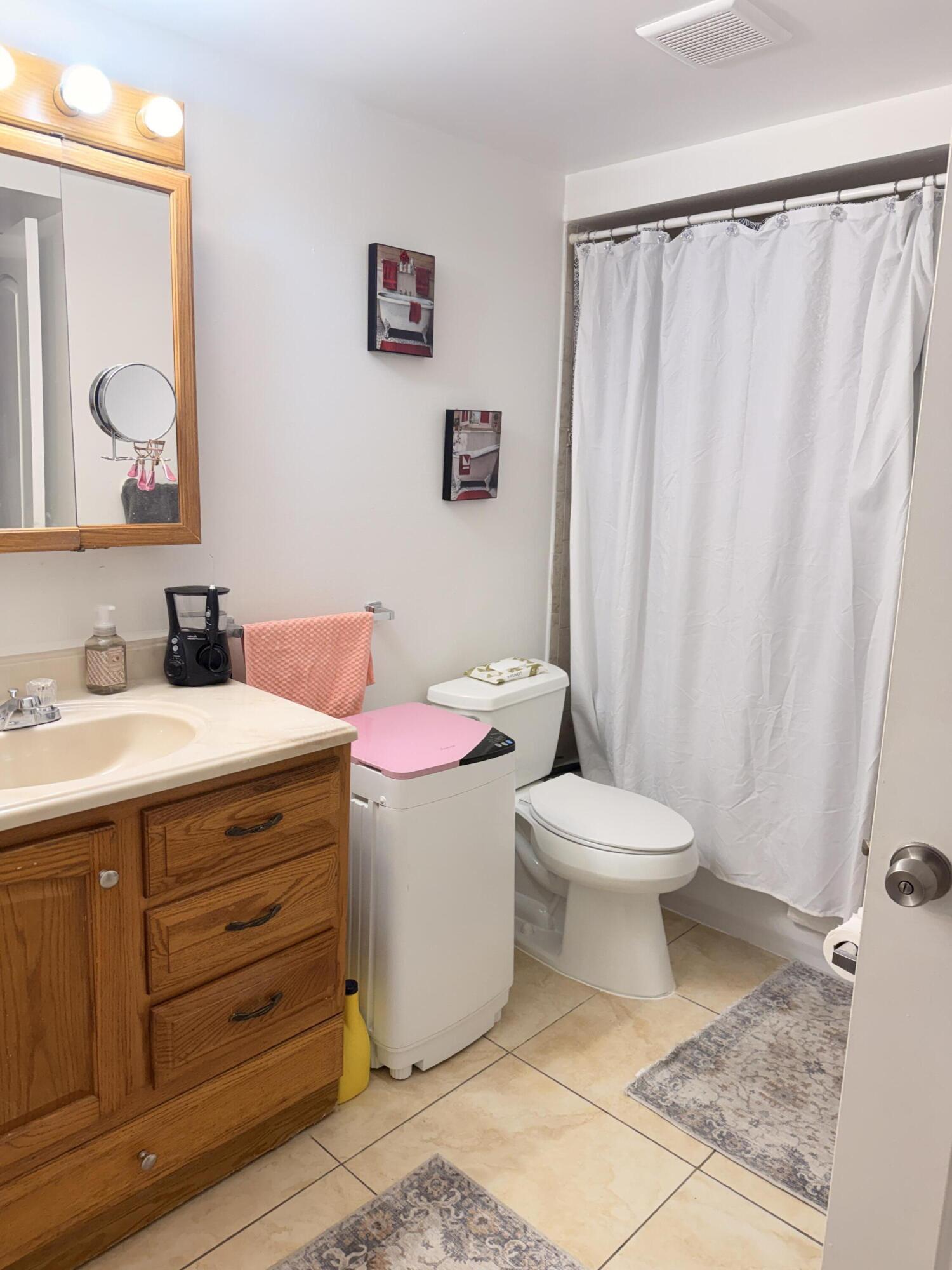 2800 Somerset Drive 201j, Lauderdale Lakes, FL 33311, Lauderdale Lakes - Photo 2