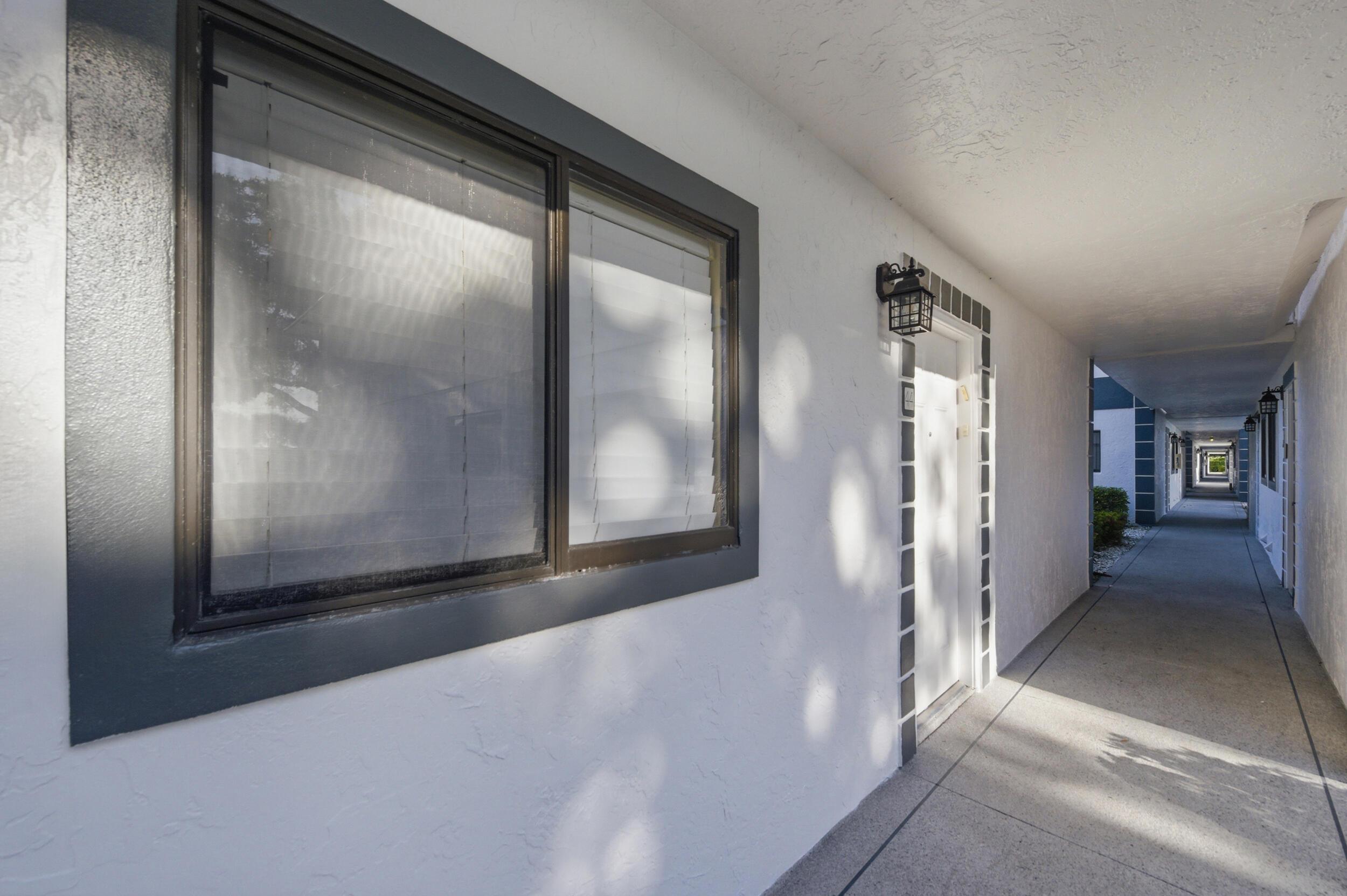 15301 Pembridge Avenue 44, Delray Beach, FL 33484, Delray Beach - Photo 4