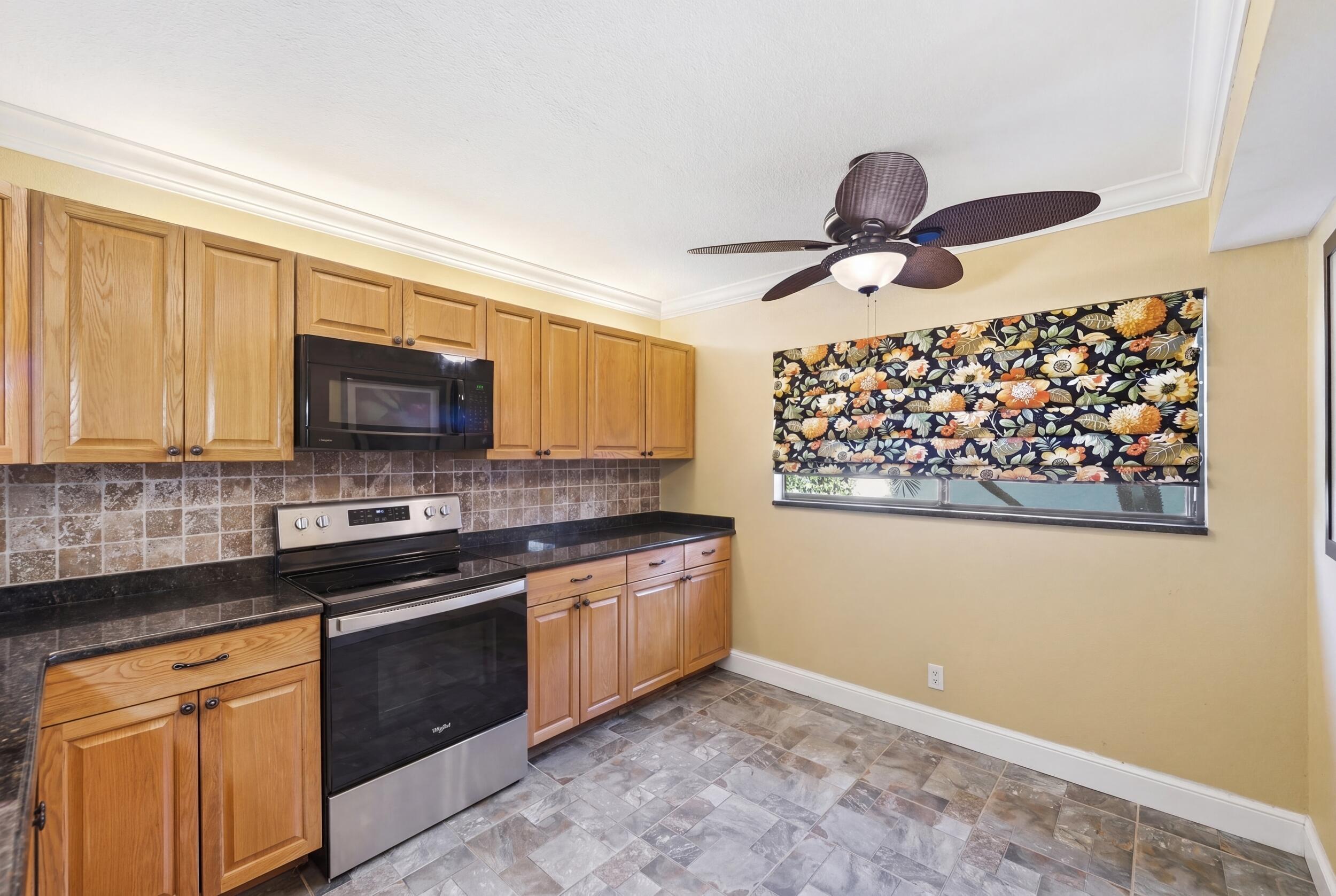 15301 Pembridge Avenue 44, Delray Beach, FL 33484, Delray Beach - Photo 5